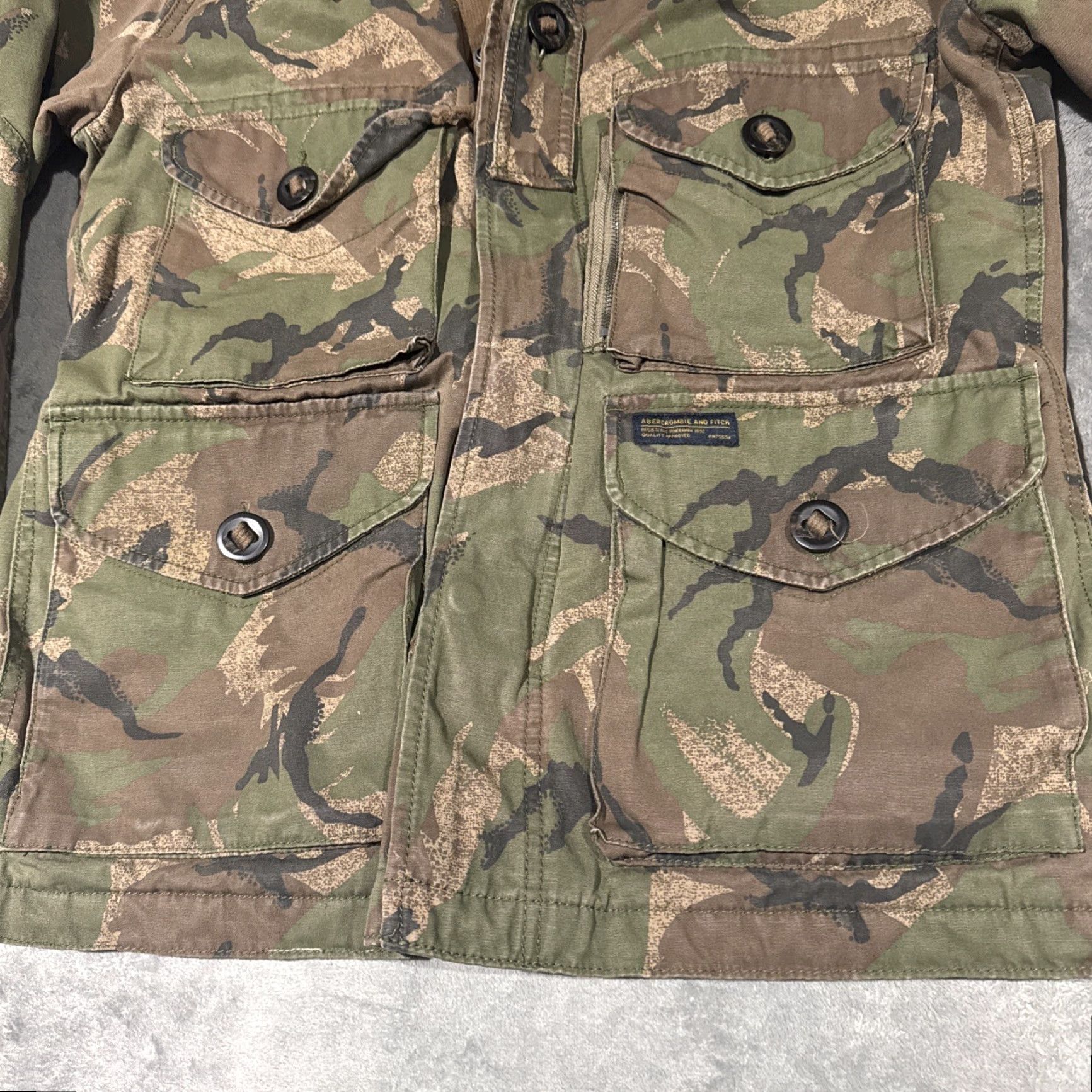 Abercrombie & Fitch Abercrombie & Fitch Jacket Adult S Green Camo Military Quilt Lined Hooded Sherpa Size US S / EU 44-46 / 1 - 6 Thumbnail