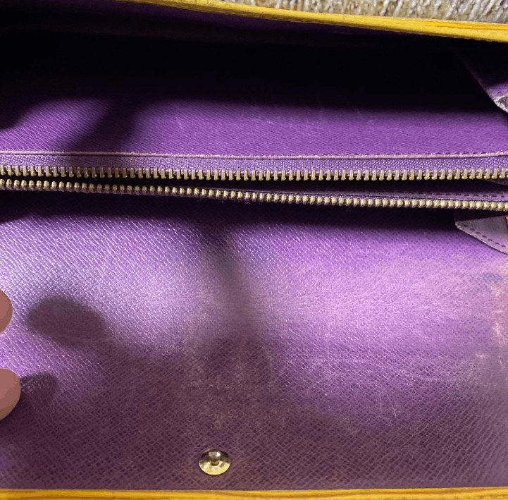 Louis Vuitton LOUIS VUITTON Epi Portefeuille International Size ONE SIZE - 4 Thumbnail