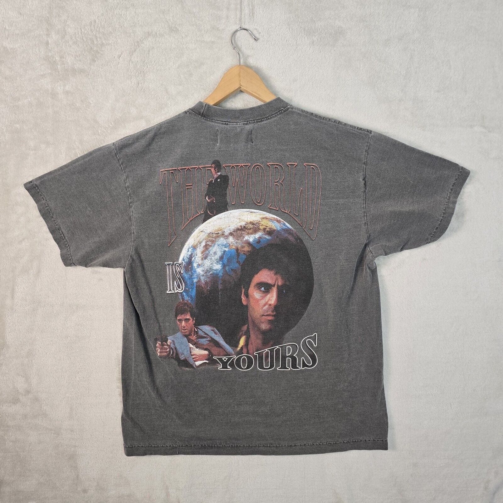 Rap Tees Scarface Shoe Palace The World Is Yours Shirt Large Movie Size US L / EU 52-54 / 3 - 6 Thumbnail