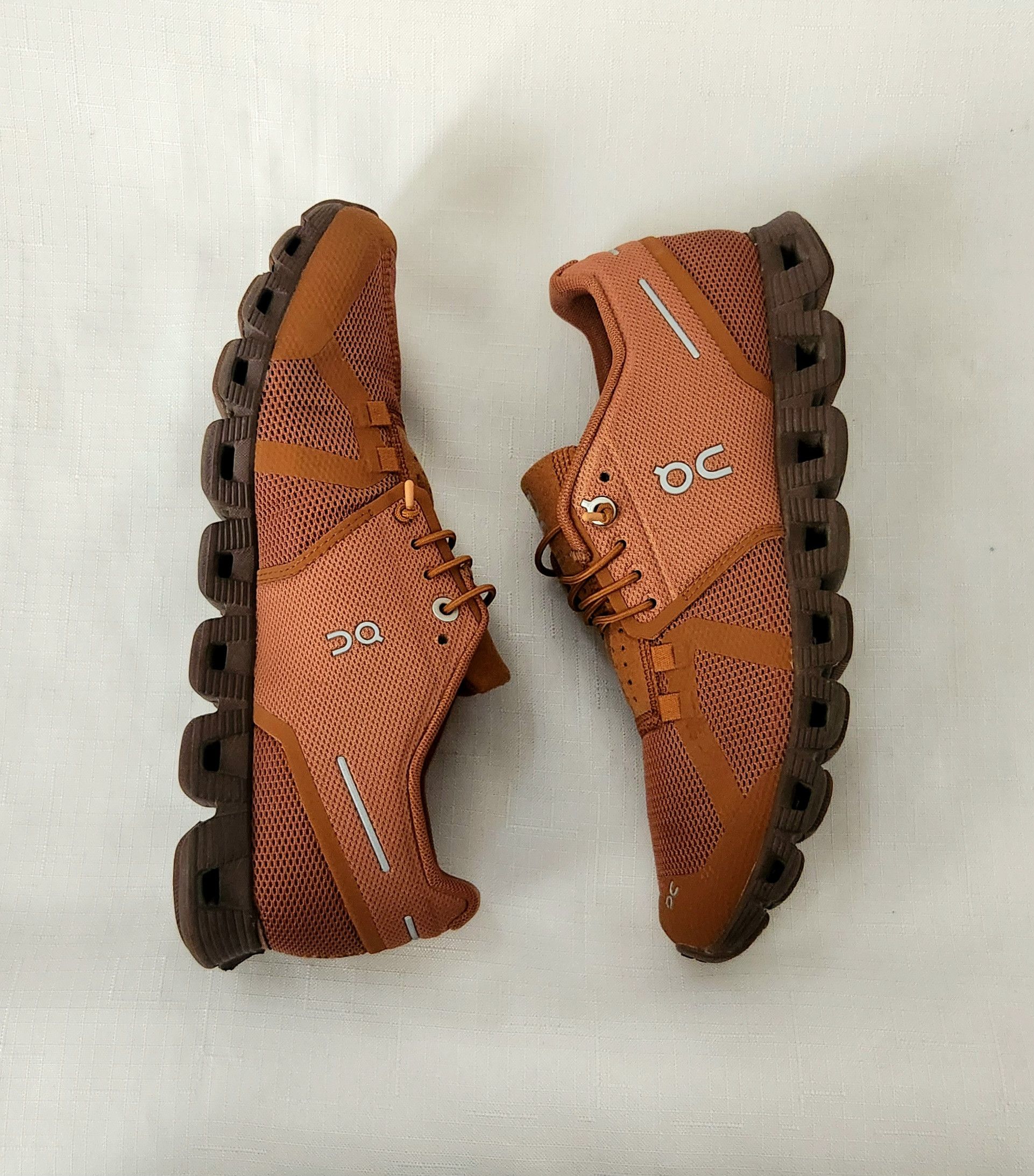 On On Cloud Swiss Running shoes Monochrome Sneakers Brown SZ 7 Size US 7 / IT 37 - 5 Thumbnail