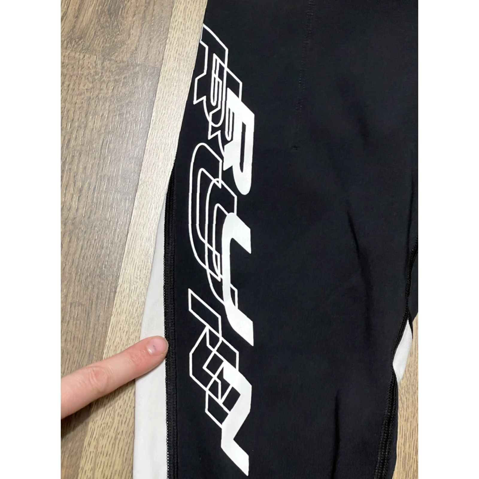 Under Armour Under armour Pants Women's Small Black White Pull On Leggings HEATGEAR Size 28" / US 6 / IT 42 - 3 Thumbnail