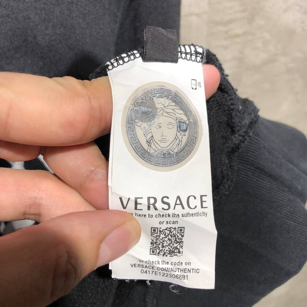 Versace Versace white medusa logo crewneck shirt Size US L / EU 52-54 / 3 - 13 Thumbnail