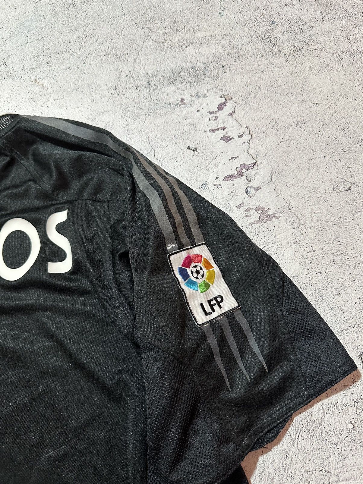 Adidas Real Madrid jersey away 2004 Roberto Carlos Size US L / EU 52-54 / 3 - 14 Thumbnail