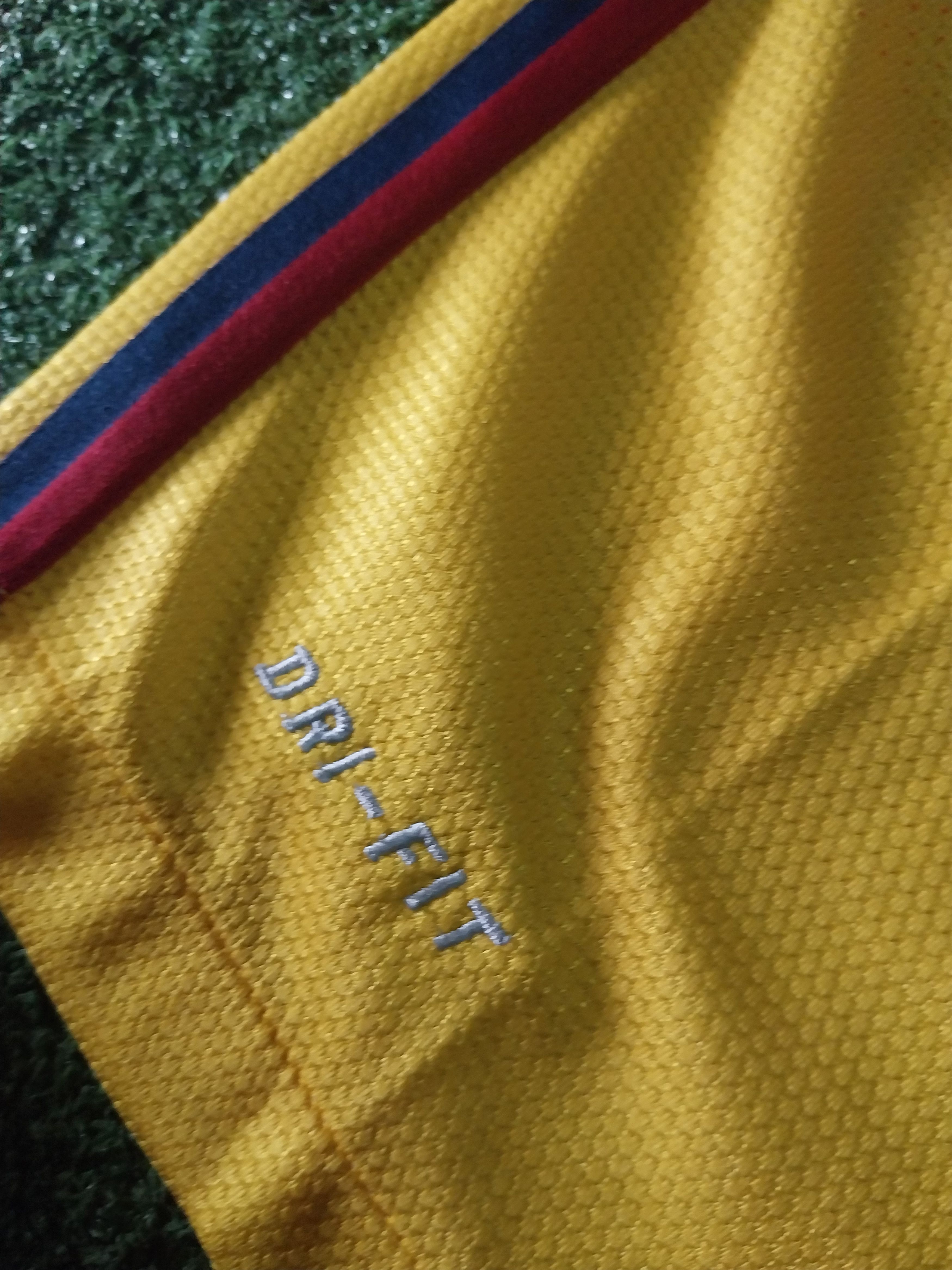 Nike Barcelona away 2012/2013 david villa jersey football Size US S / EU 44-46 / 1 - 7 Thumbnail