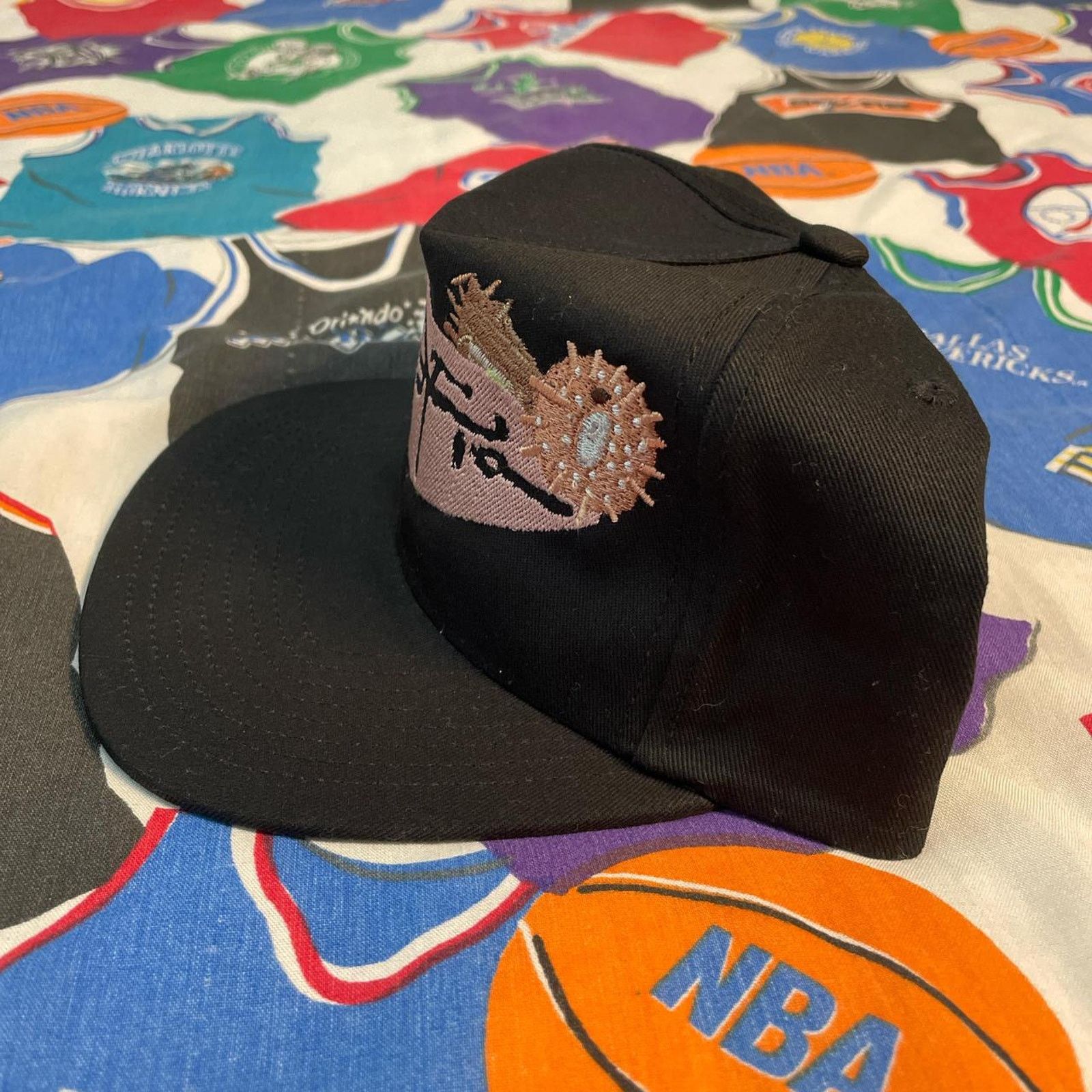 Travis Scott NWOT Travis Scott Utopia Embroidered Black Graphic Snapback Size ONE SIZE - 3 Thumbnail