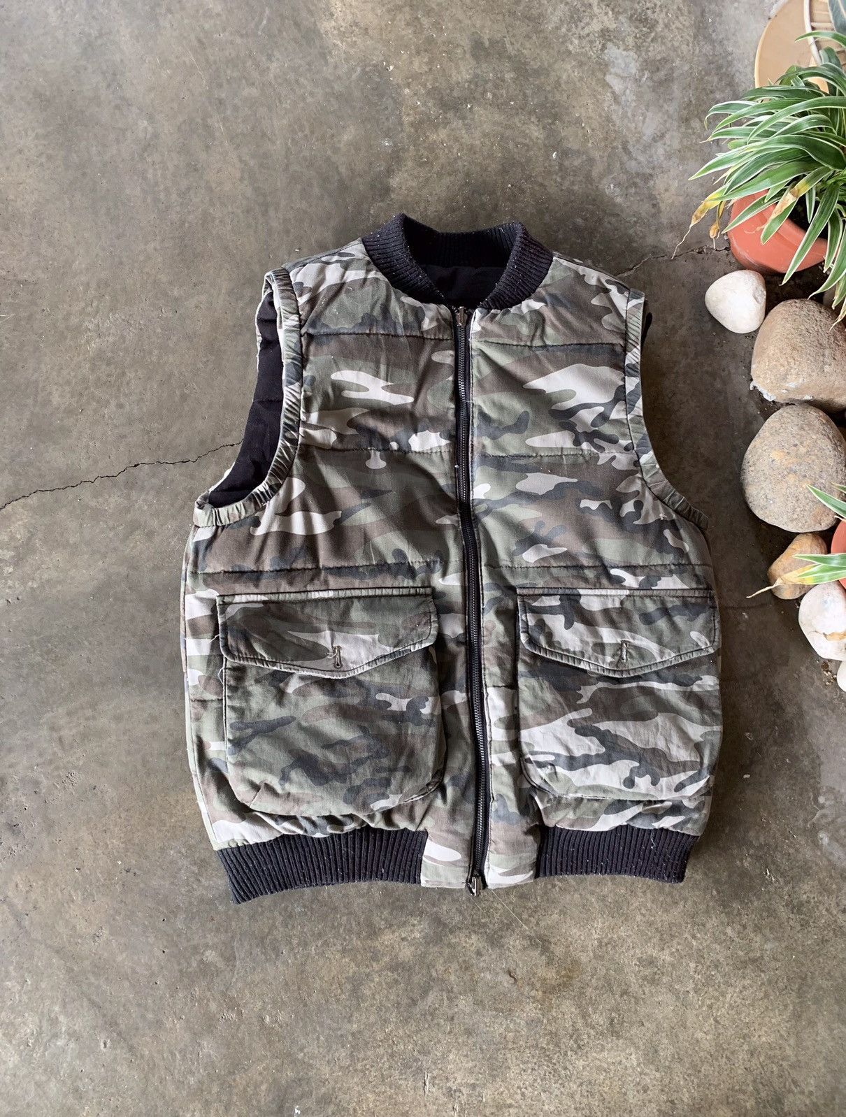 Japanese Brand × Vintage VTG Army Tactical Camou Reversible Down Puffer Vase Size US M / EU 48-50 / 2 - 3 Thumbnail