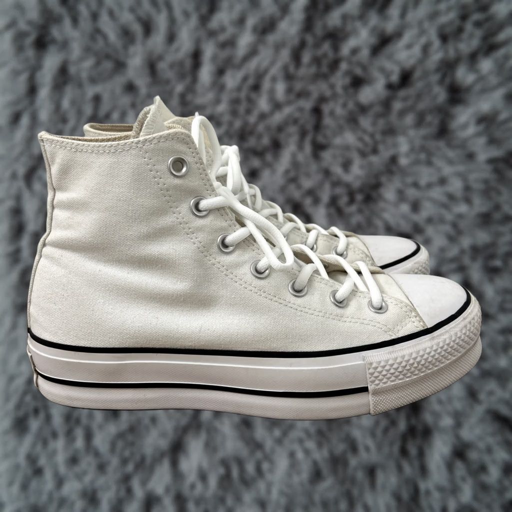 Converse VINTAGE Converse Chuck Taylor All Star Platform Womens Size 9 White Canvas Sneaker Stars Mens Womens Girls Size US 7 / IT 37 - 1 Thumbnail