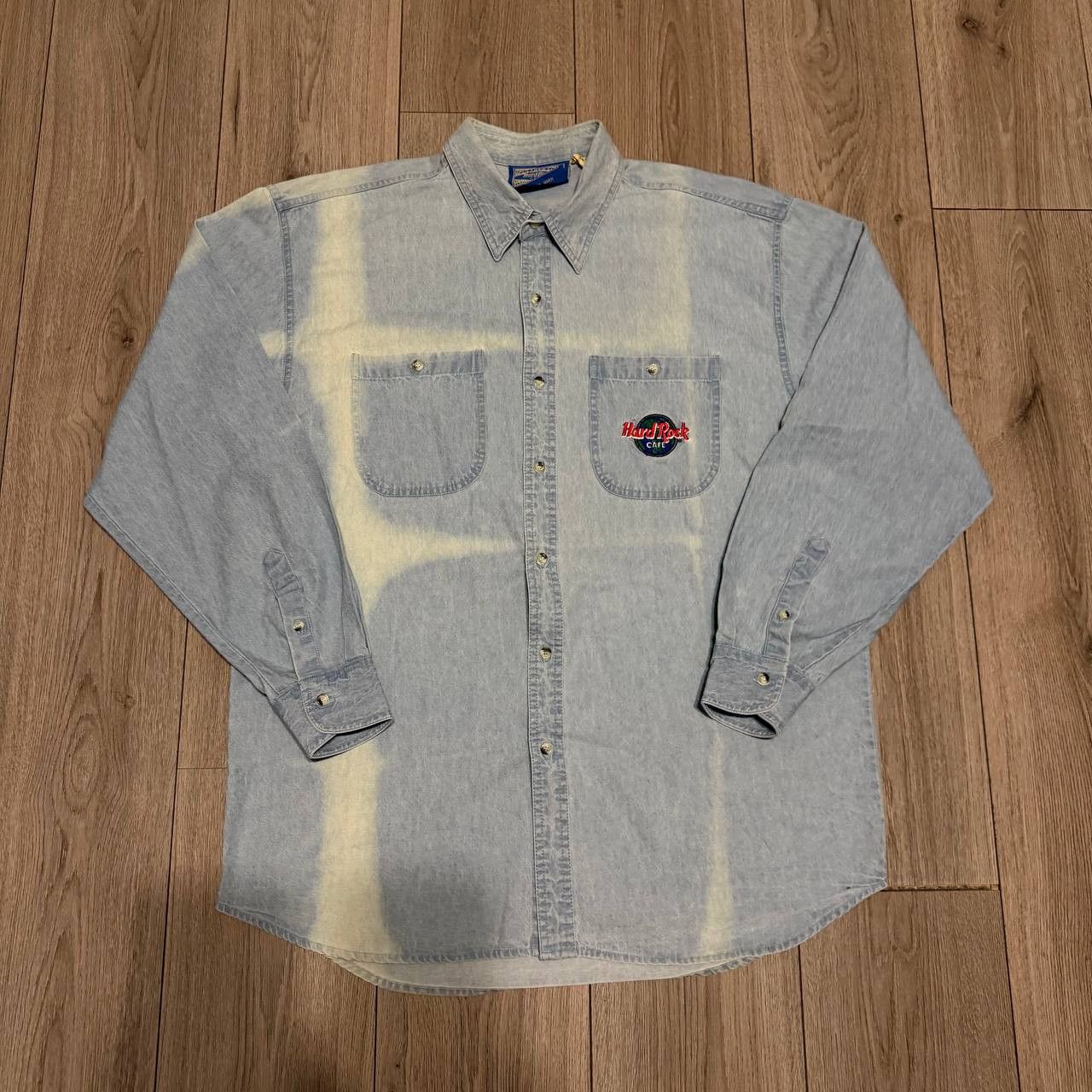 Hard Rock Cafe vintage hard rock cafe denim shirt size L Size US L / EU 52-54 / 3 - 1 Thumbnail
