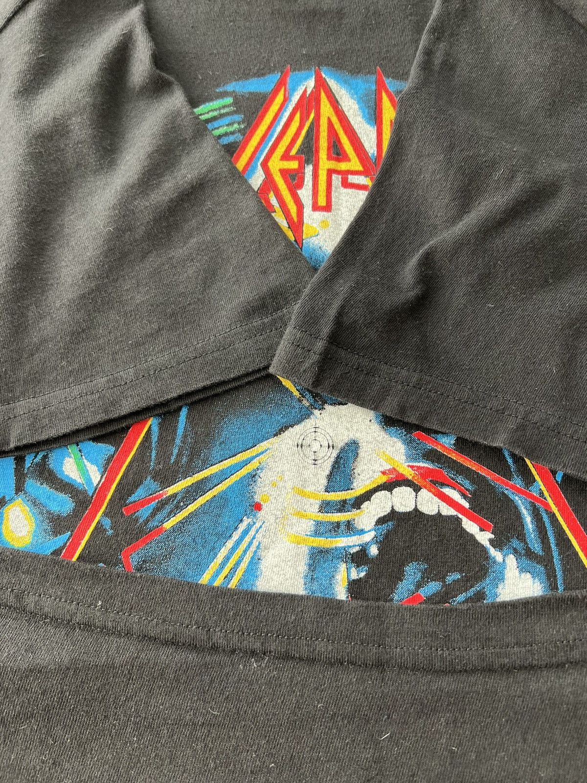 Band Tees Vintage 1987 Def Leppard Hysteria Tour Black T-shirt Size US L / EU 52-54 / 3 - 9 Thumbnail