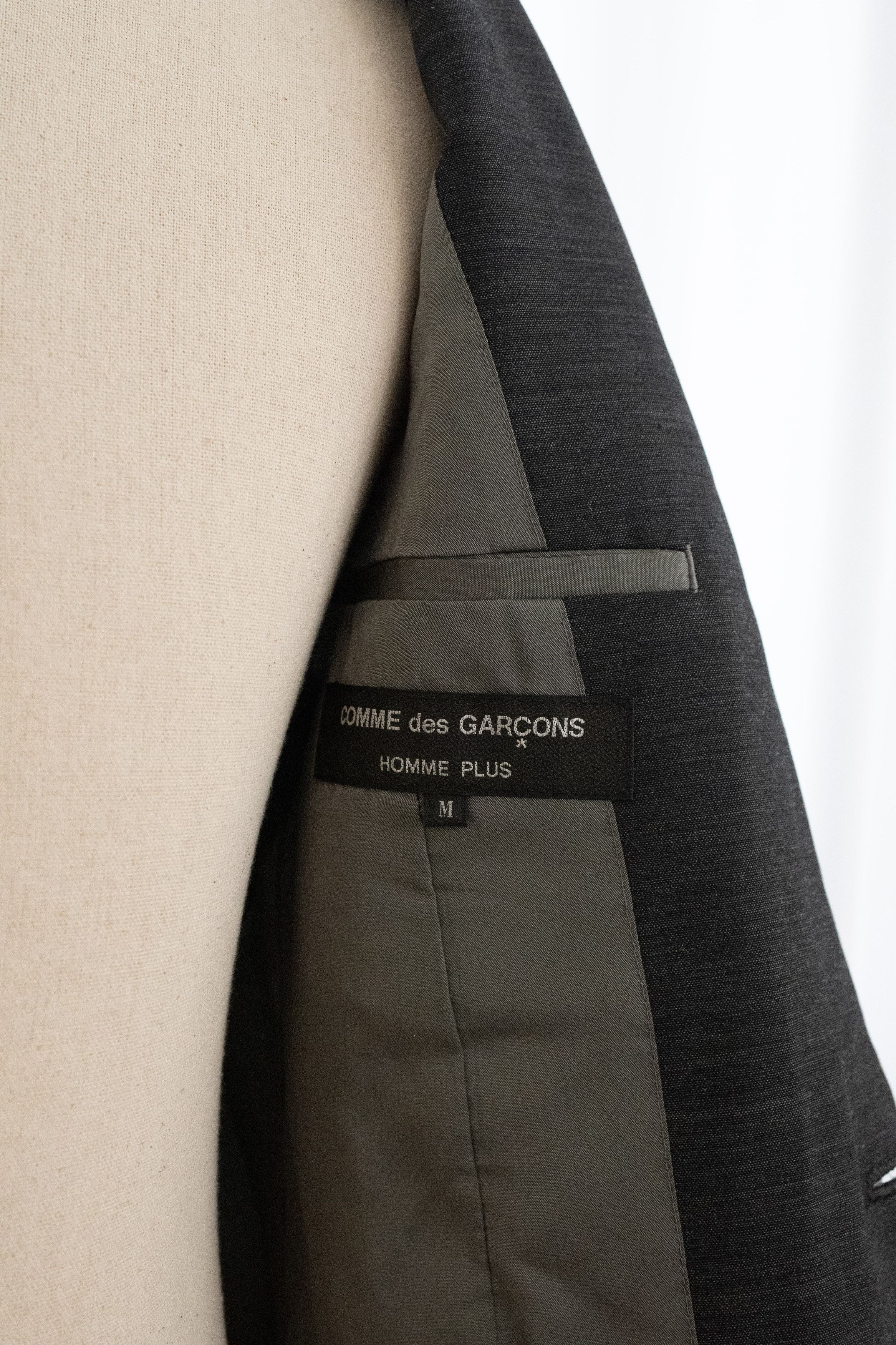 Comme des Garcons Homme Plus SS2002 COMME DES GARCONS HOMME PLUS SNAKESKIN HEM BLAZER Size 42R - 10 Thumbnail