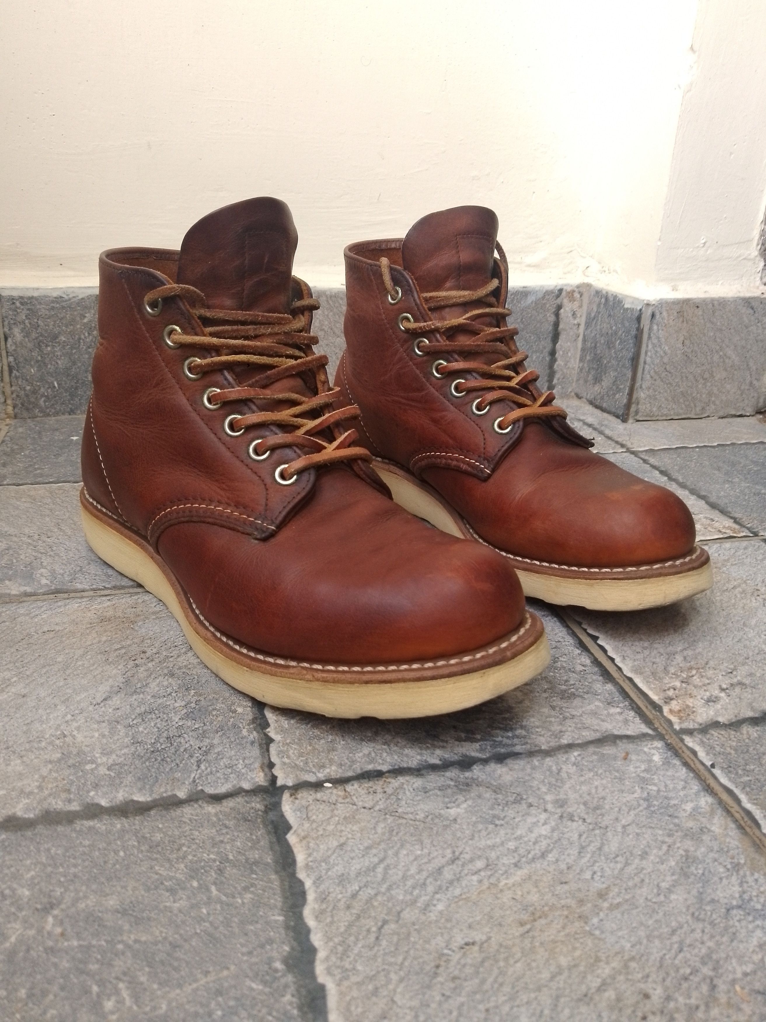 Red Wing Redwing 9111 heritage classic round toe boots Size US 7 / EU 40 - 1 Thumbnail