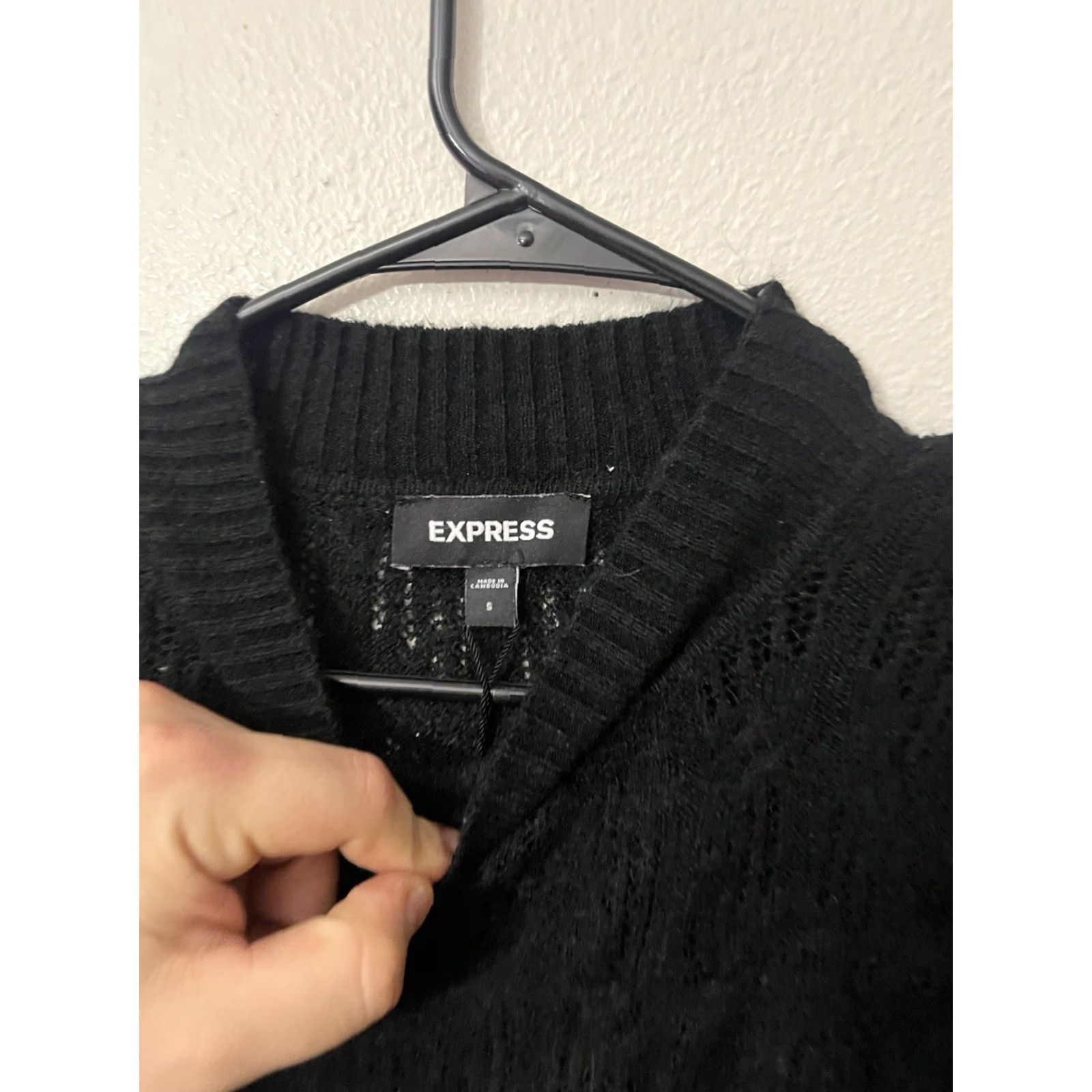 Express Express Women’s Small Black Puff Sleeve Cable-Knit Pullover Sweater - Lightweight Classic Fit for Business, Casual, Party/Cocktail Size S / US 4 / IT 40 - 3 Thumbnail