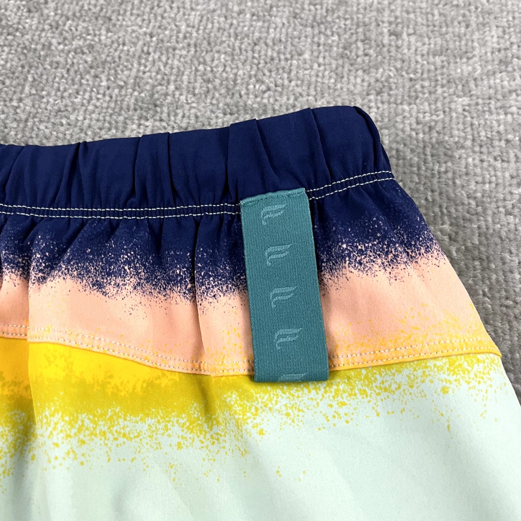 Fabletics FABLETICS Shorts Mens Large 7" The One Unlined Gradient Workout Gym Training Size US 33 - 5 Thumbnail
