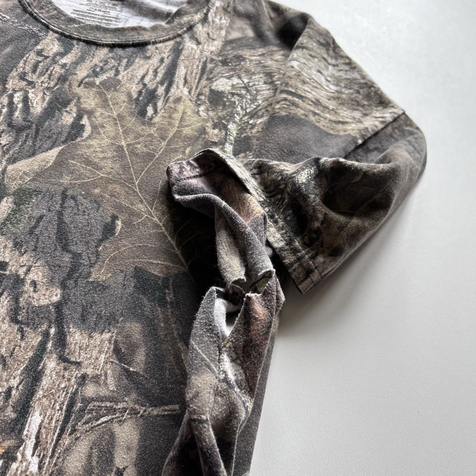 Realtree Vintage Y2K Mossy Oak Real Tree Camouflage T Shirt XL Rare Size US XL / EU 56 / 4 - 8 Thumbnail