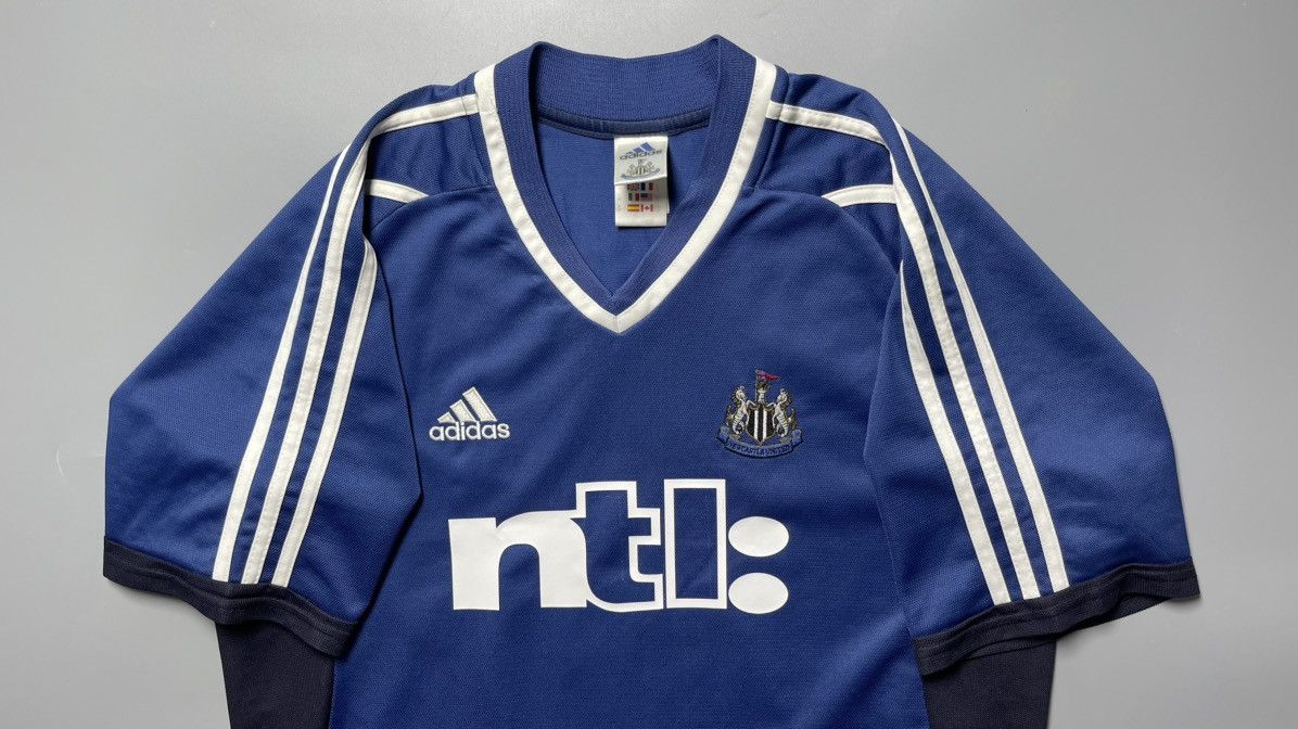 Adidas NEWCASTLE ADIDAS 2001/2002 FOOTBALL AWAY JERSEY #9 SHEARER Size US M / EU 48-50 / 2 - 3 Thumbnail