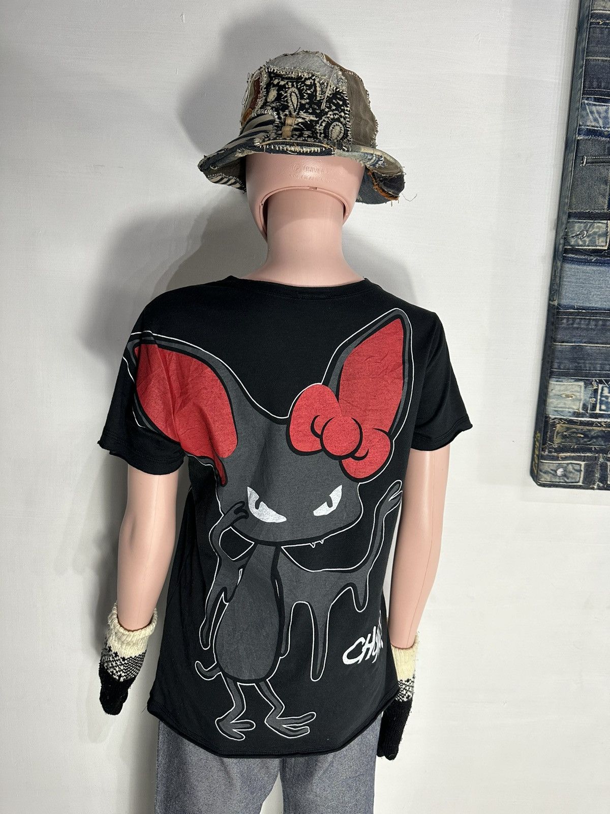 Other Hello Kitty X Chupacabra beautiful Art Tshirt Size L / US 10 / IT 46 - 4 Thumbnail