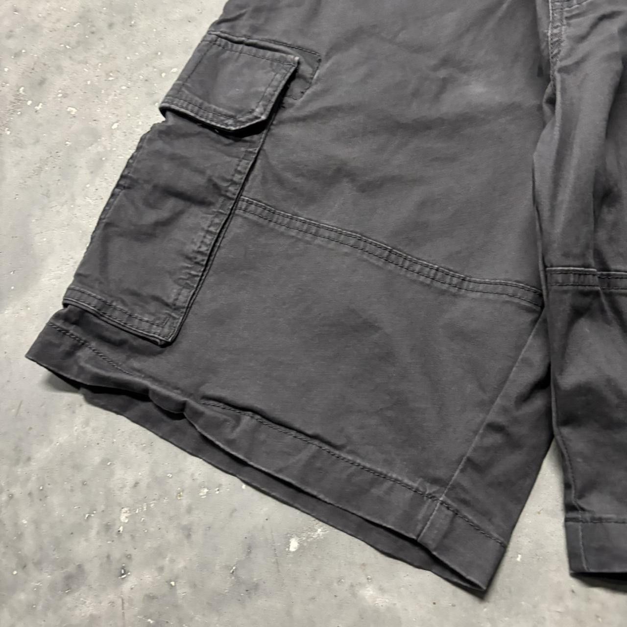 Japanese Brand × Vintage Crazy Vintage Y2K/2000s Baggy Grey Skater Style Cargo Shorts! Size US 38 / EU 54 - 3 Thumbnail