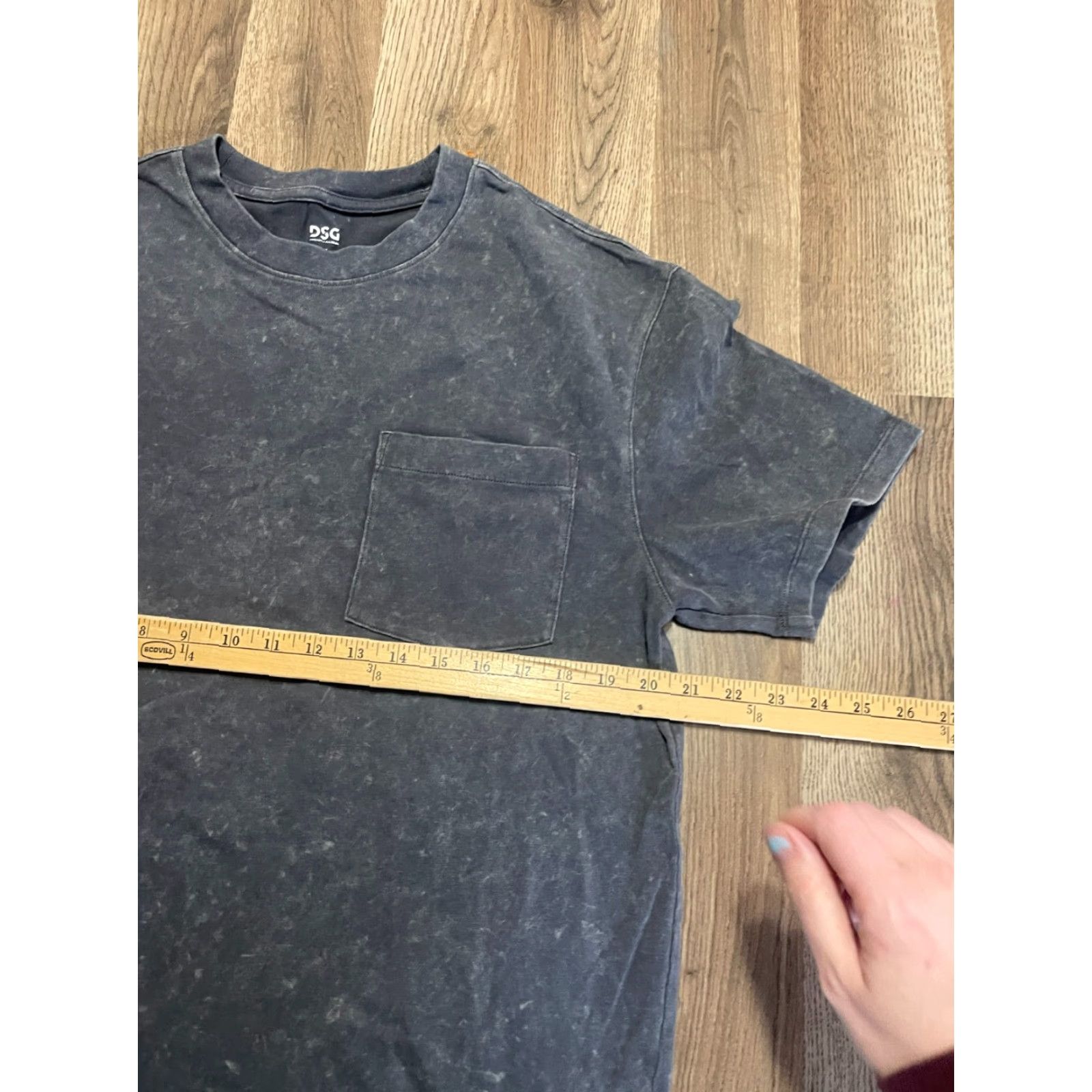 Vintage VINTAGE D&G Shirt Men Medium Grey Short Sleeve Round Neck Pocket Size US M / EU 48-50 / 2 - 6 Thumbnail