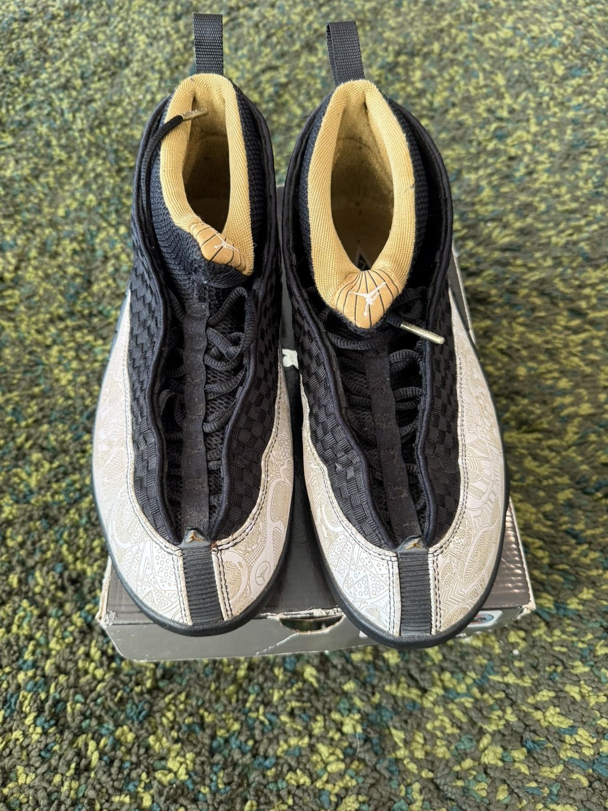 Jordan Brand Air Jordan 15 “Laser” Size US 10 / EU 43 - 2 Thumbnail