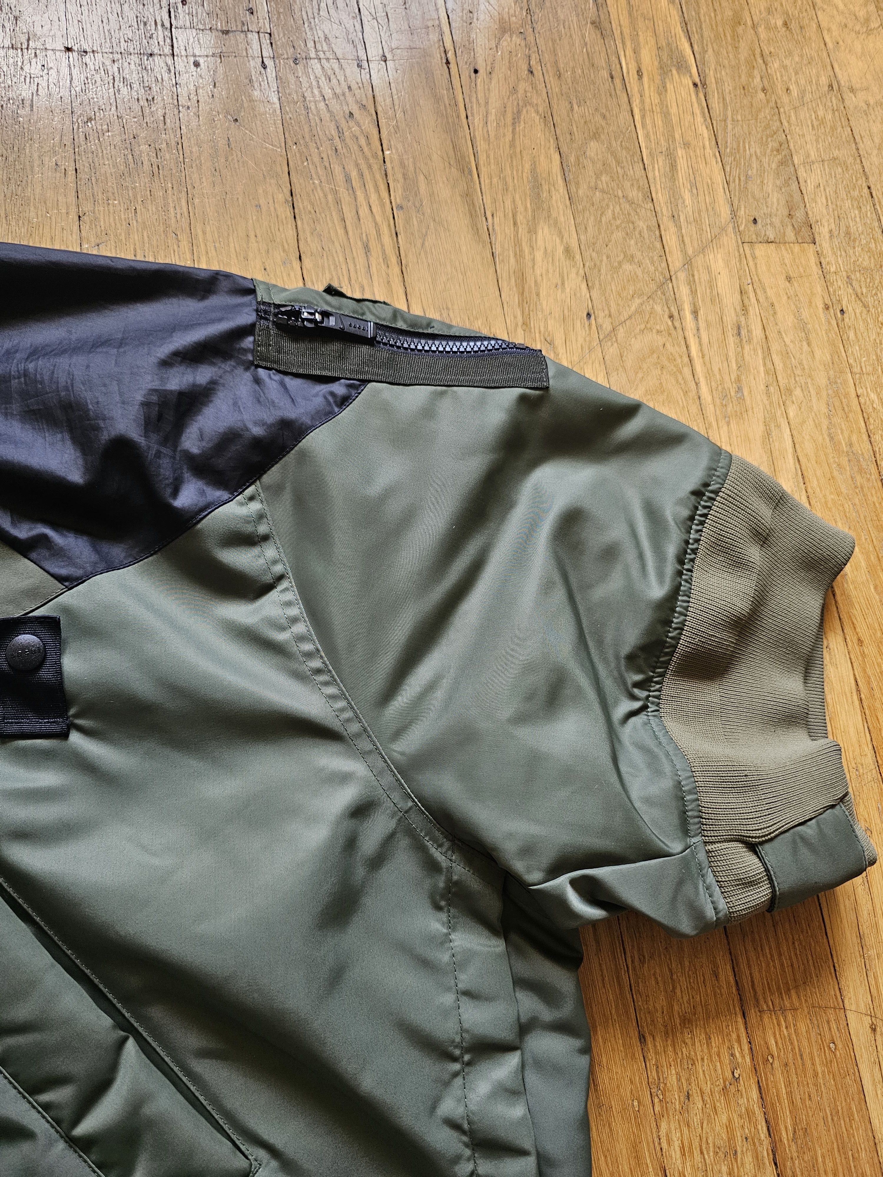 Nike × Sacai Sacai x Nike Cropped Bomber Size US M / EU 48-50 / 2 - 11 Thumbnail