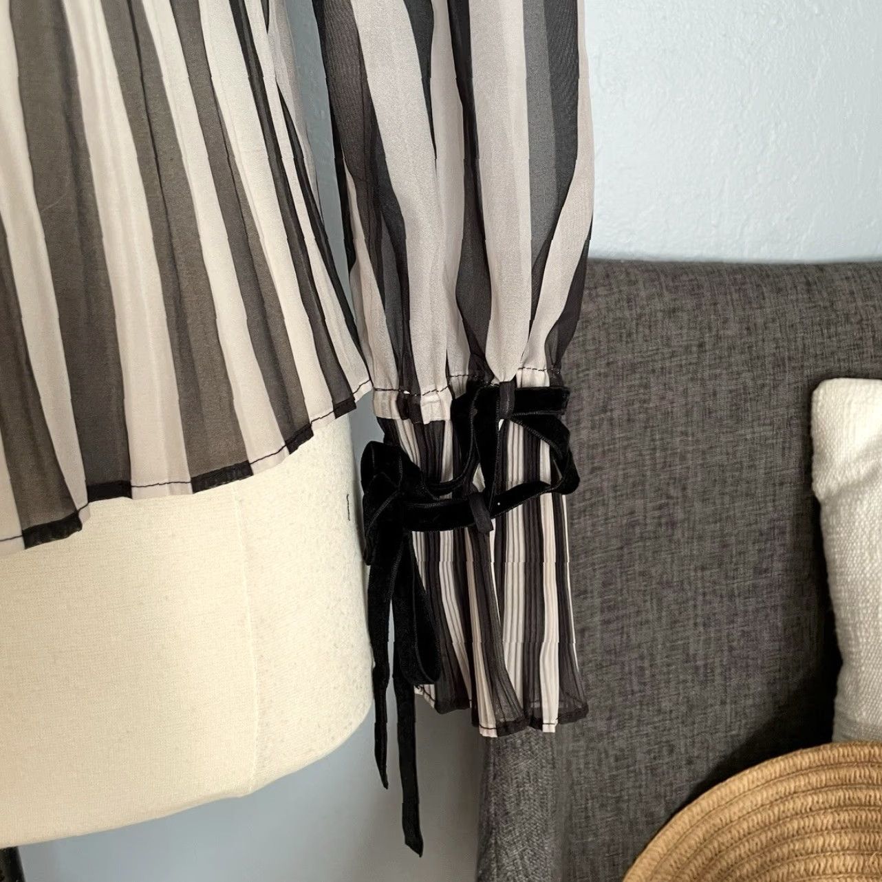 Vintage Momoshero Striped Blouse Shirt Women XS Semi-Sheer Black White High Neck Long Sleeve Velvet Ribbon Tie Size XS / US 0-2 / IT 36-38 - 7 Thumbnail