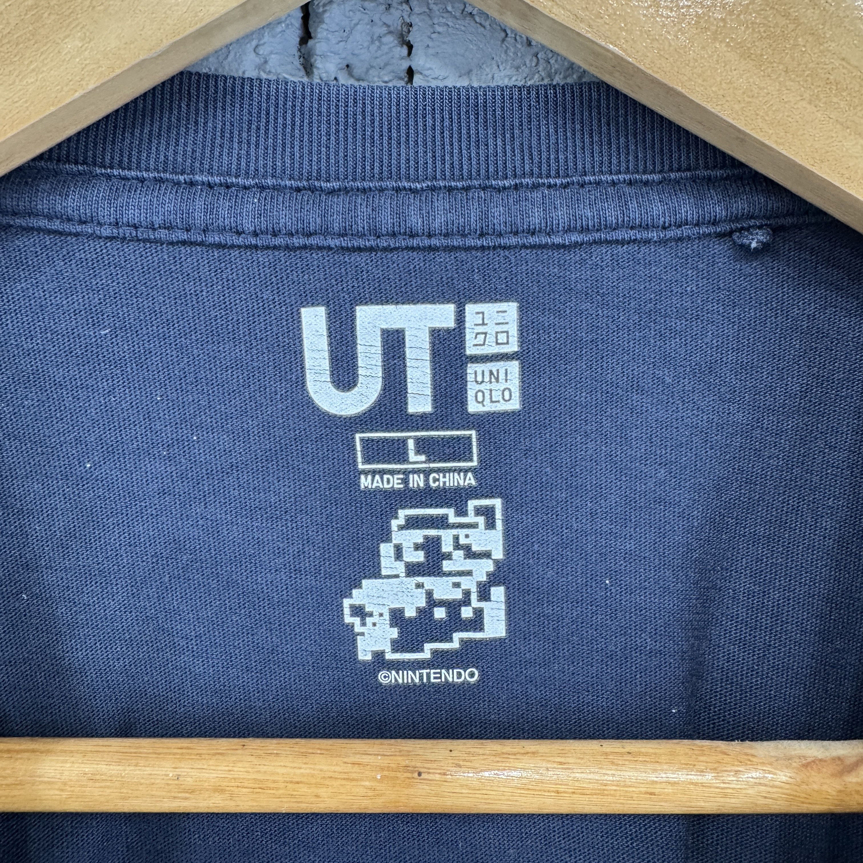 Uniqlo Uniqlo Nintendo Super Mario Bros Pocket TShirt Size US L / EU 52-54 / 3 - 4 Thumbnail