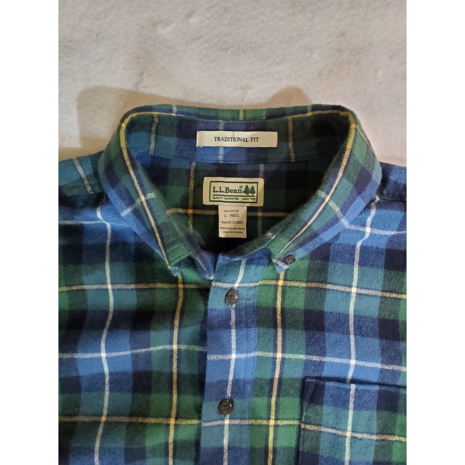 Vintage VINTAGE L.L. Bean Plaid Shirt Mens Size L Reg Blue & Green 100% Cotton Flannel Button-Up | Button-Down | All Seasons | Classic Outdoor Mens Size US L / EU 52-54 / 3 - 3 Thumbnail