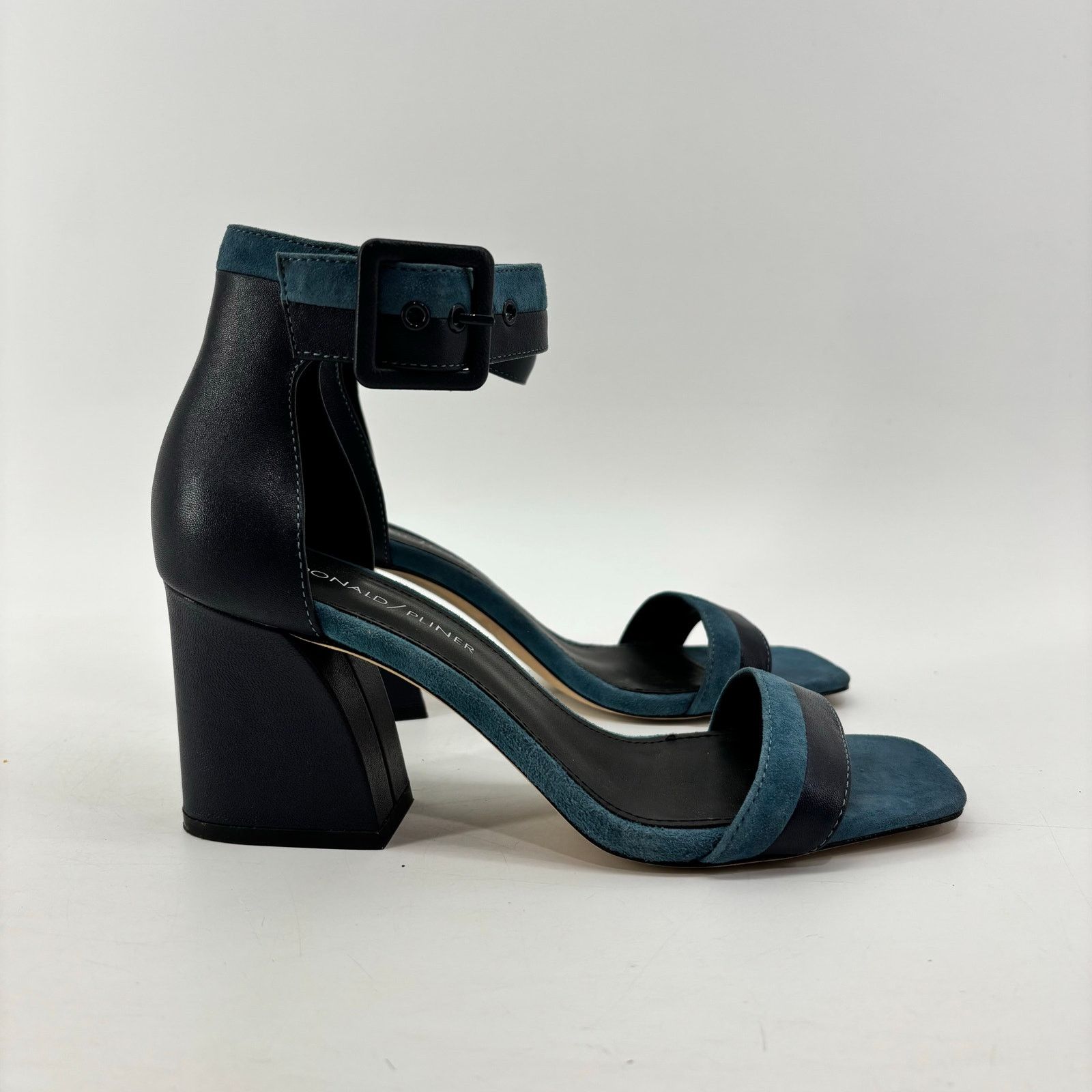 Donald Pliner Donald Pliner Watson Womens Size 7 Ankle Strap Blue Heels Size US 7 / IT 37 - 2 Thumbnail