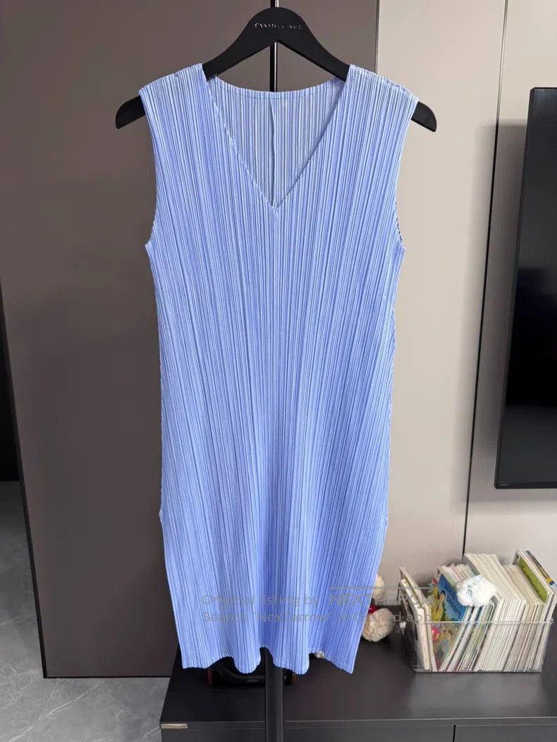 Issey Miyake Issey Miyake Elegant V-neck Long Top Size L / US 10 / IT 46 - 1 Thumbnail