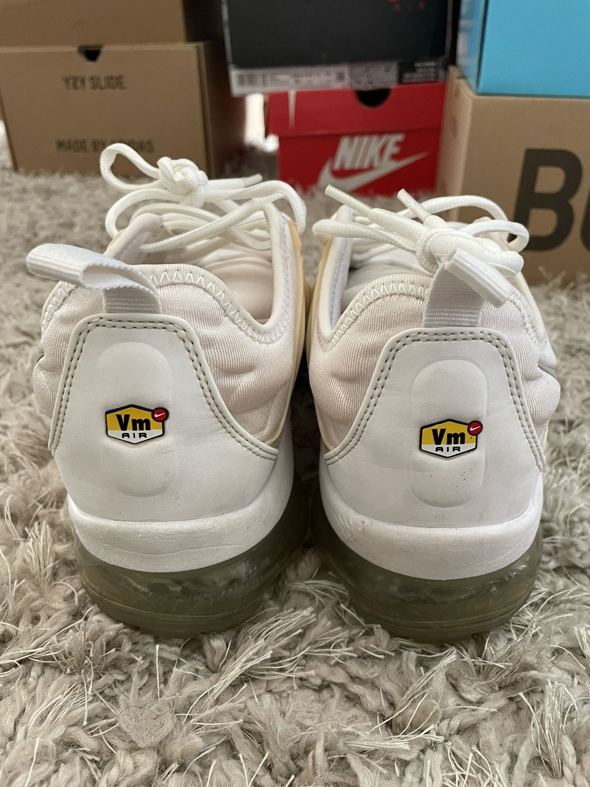 Nike Nike Air Vapormax Triple White Size US 8 / EU 41 - 7 Thumbnail