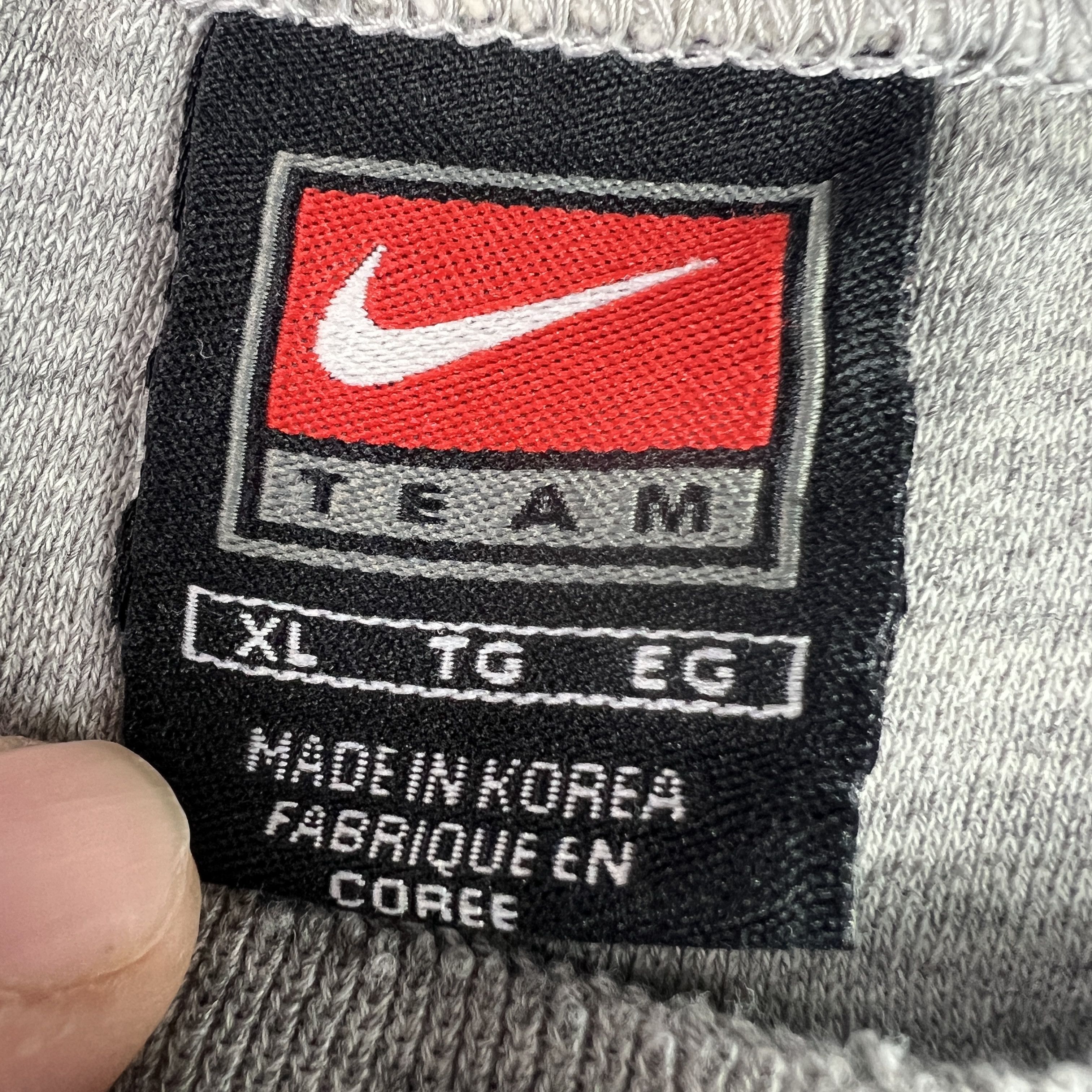Nike VTG 90s Nike Sweatshirt Grey & Blue Logo Thrashed Crewneck Size US XL / EU 56 / 4 - 10 Thumbnail