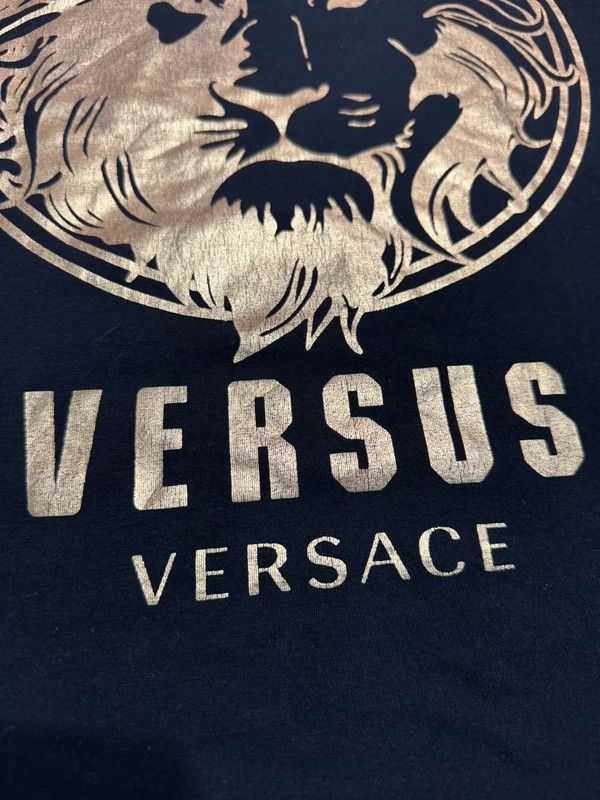Versus Versace Gianni Versace Versus Gold Logo Tshirt Tee size M Size US M / EU 48-50 / 2 - 4 Thumbnail