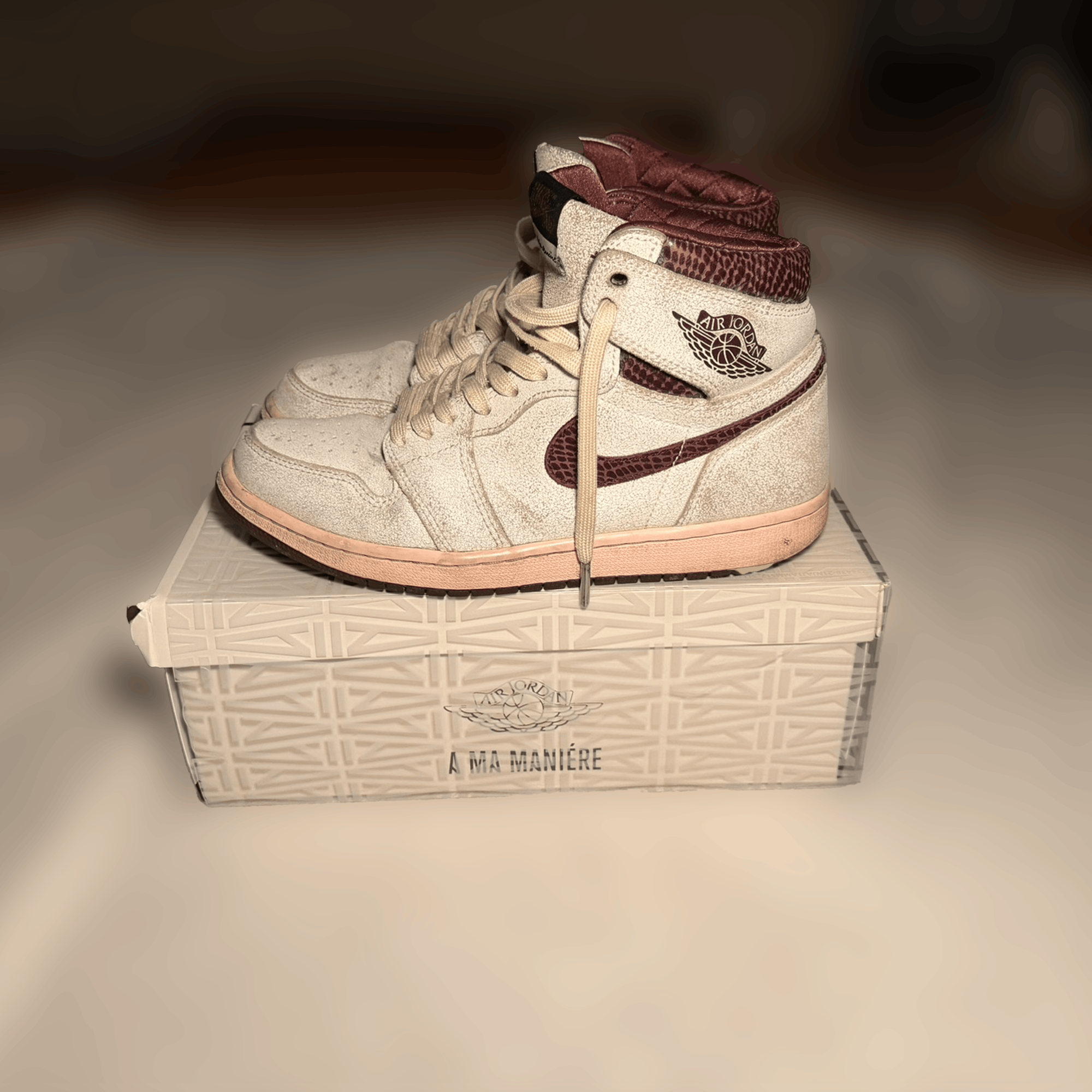 A Ma Maniere × Jordan Brand Air Jordan 1 High x A Ma Maniére Size US 9.5 / EU 42-43 - 2 Thumbnail