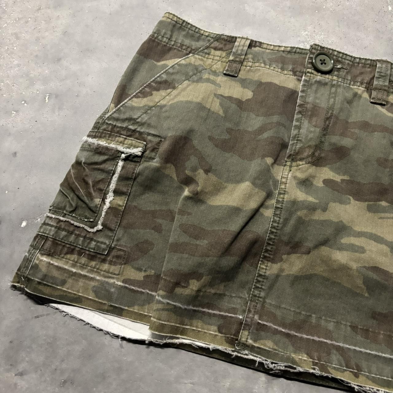 Japanese Brand × Vintage Vintage Y2K/2000s Cute Camo Mini Skirt! Size 28" / US 6 / IT 42 - 2 Thumbnail