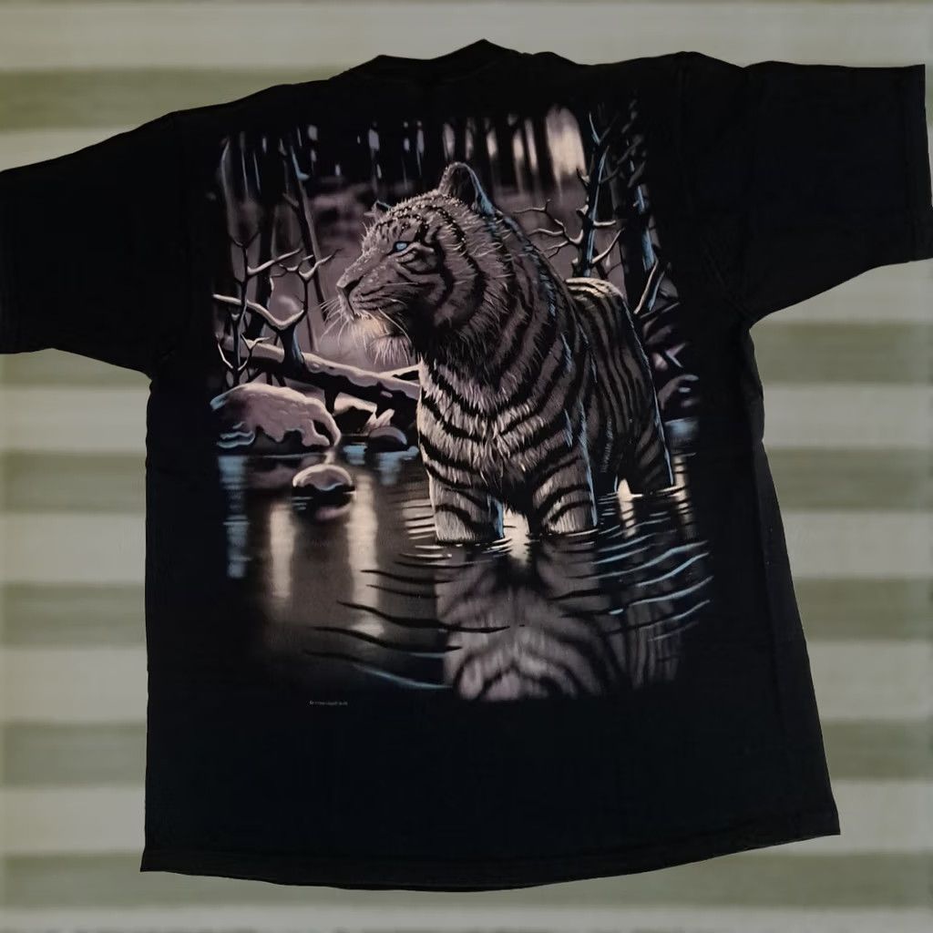Liquid Blue VINTAGE Wildlife Snow Tiger Front & Back Print Liquid Blue USA Made T-Shirt XL Size US XL / EU 56 / 4 - 1 Thumbnail