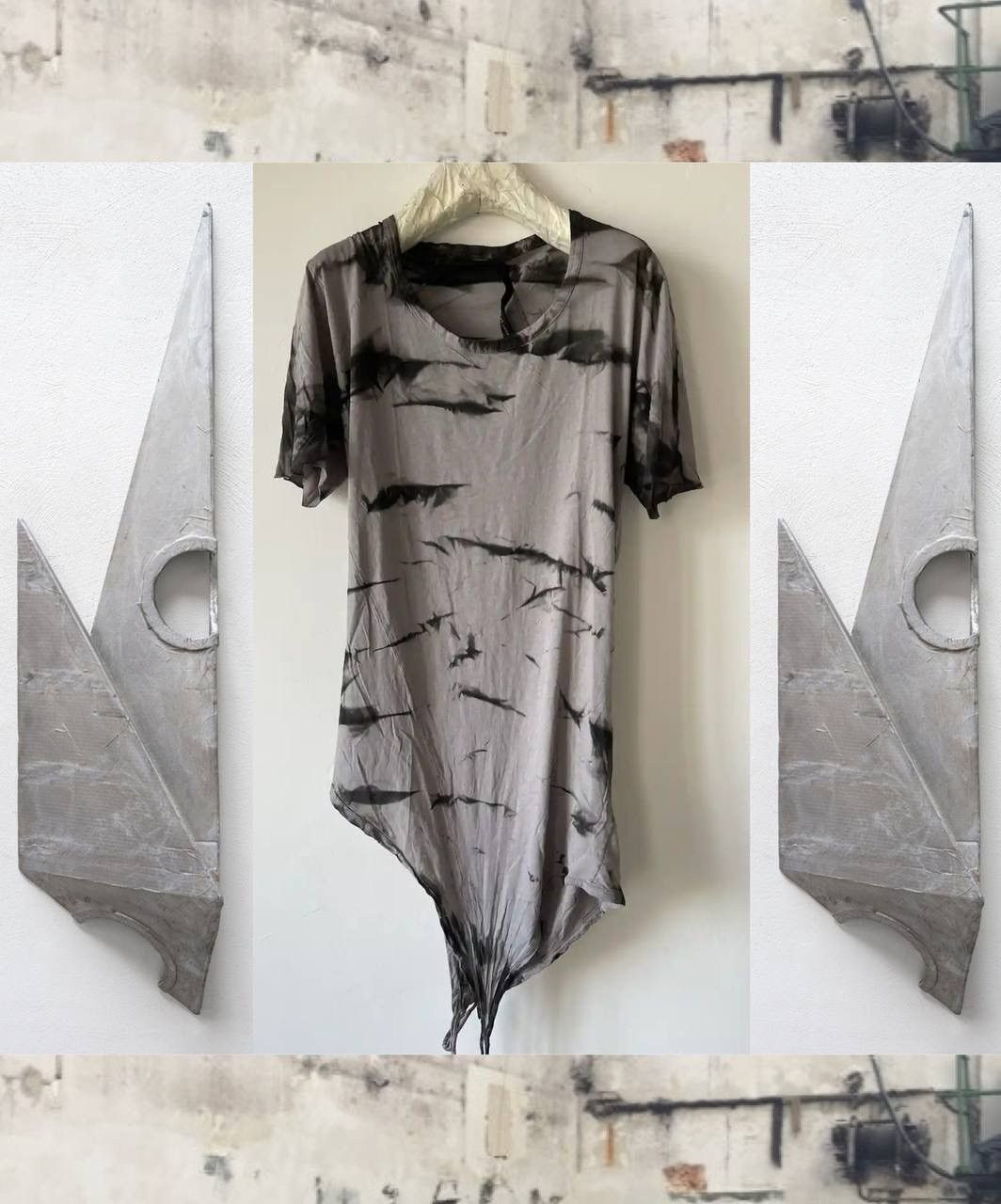 Army Of Me Army Of Me asymmetric t-shirt smoke Size US L / EU 52-54 / 3 - 1 Thumbnail