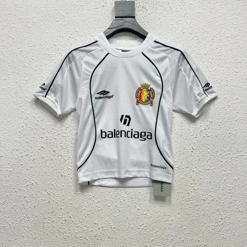 Balenciaga Balenciaga Manchester United Embroidered Jersey T-shirt - dmc Size US S / EU 44-46 / 1 - 1 Thumbnail