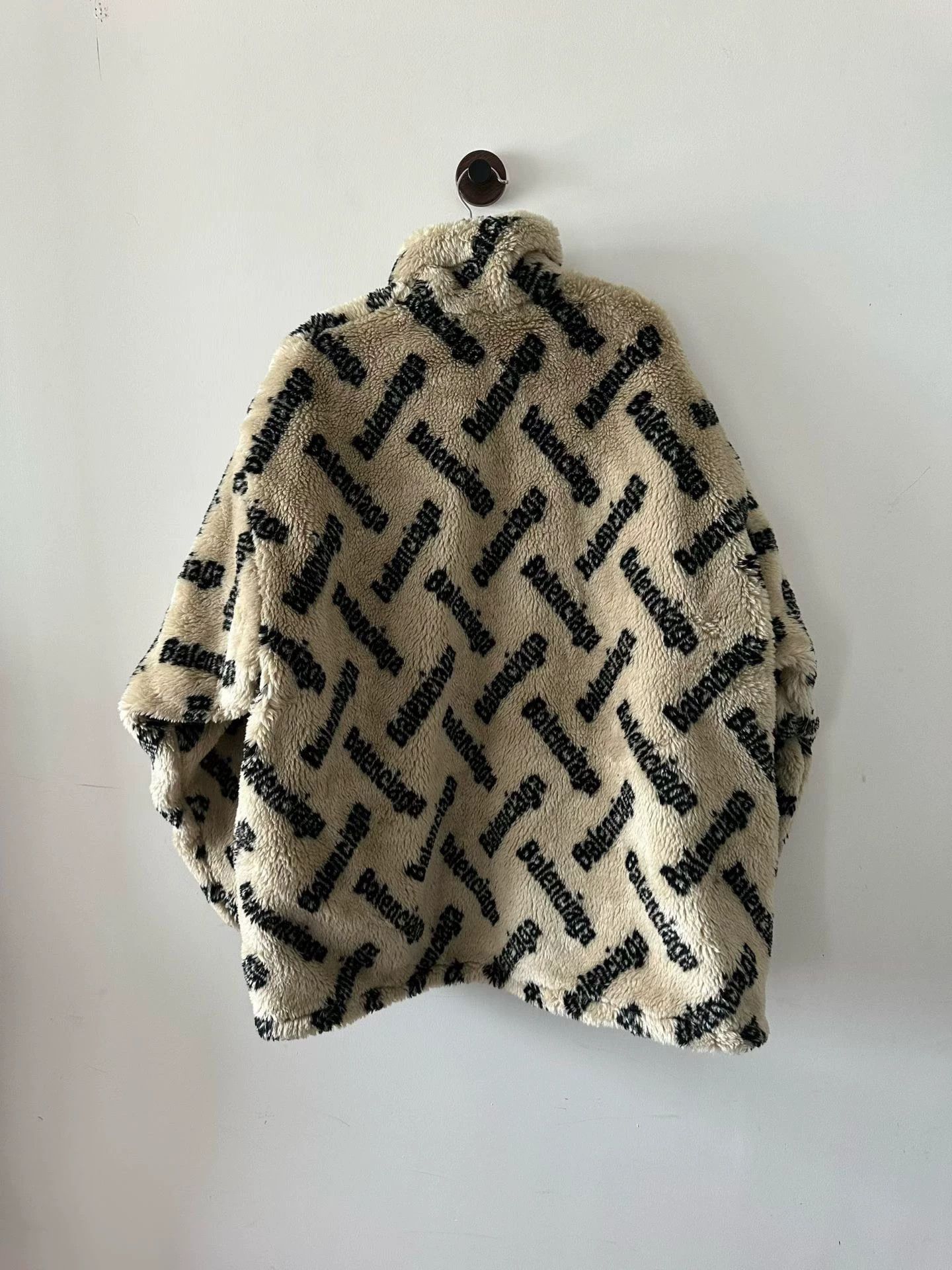Balenciaga Balenciaga Teddy Women Jacket 32 New Size XXS / US 00 / IT 34 - 2 Thumbnail