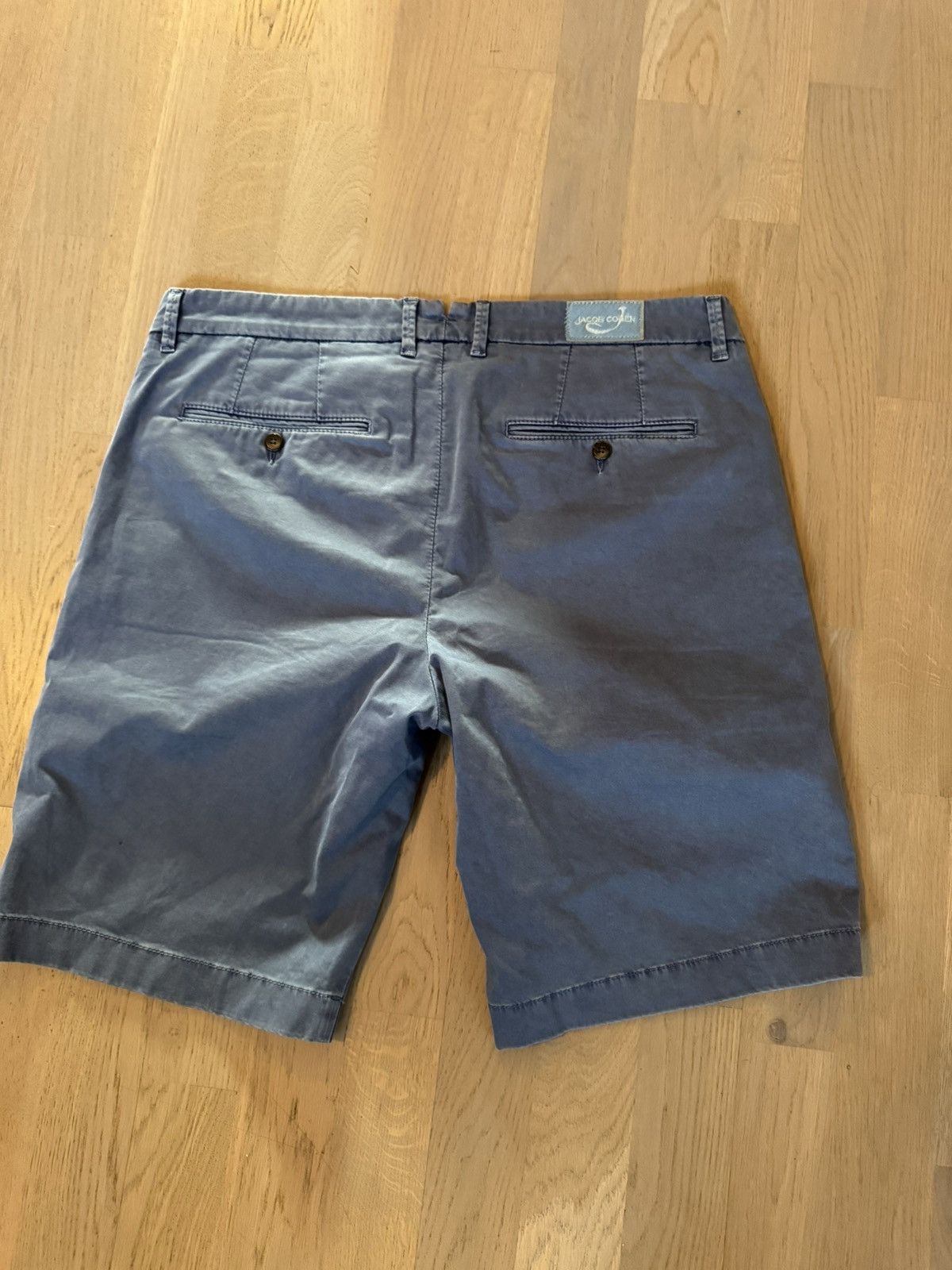 Jacob Cohen JACOB COHEN SHORTS see REAL SIZES IN PHOTOS BY TAPE MEASURE Size US 35 - 8 Thumbnail