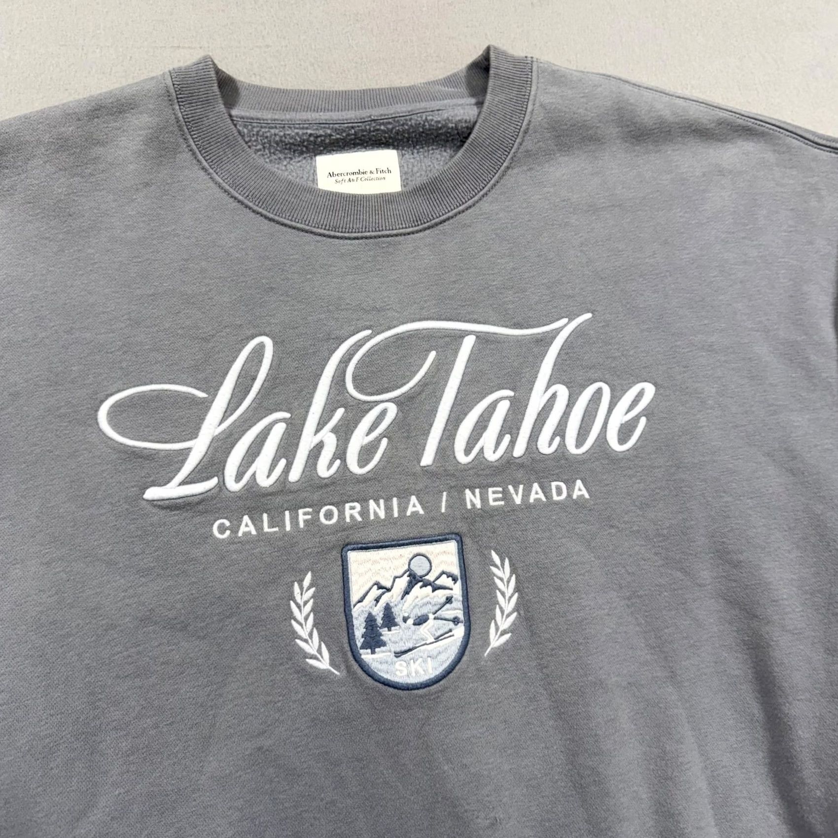 Abercrombie & Fitch Abercrombie & Fitch Sweatshirt Mens XL Gray Fleece Crewneck Pullover Lake Tahoe Ski Outdoor Graphic Print Embroidered Logo Size US XL / EU 56 / 4 - 2 Thumbnail