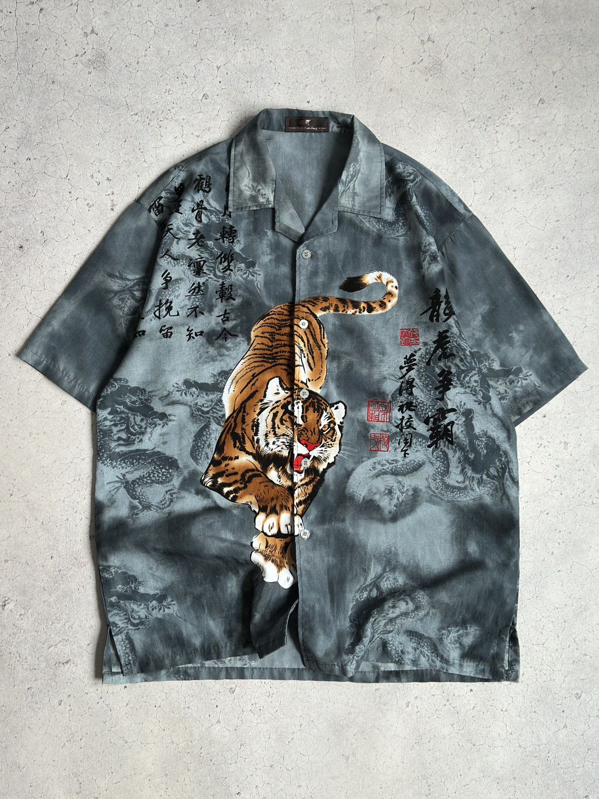 Japanese Brand Vintage Hawaiian Japanese Tiger Dragon Print Shirt Size US L / EU 52-54 / 3 - 1 Thumbnail