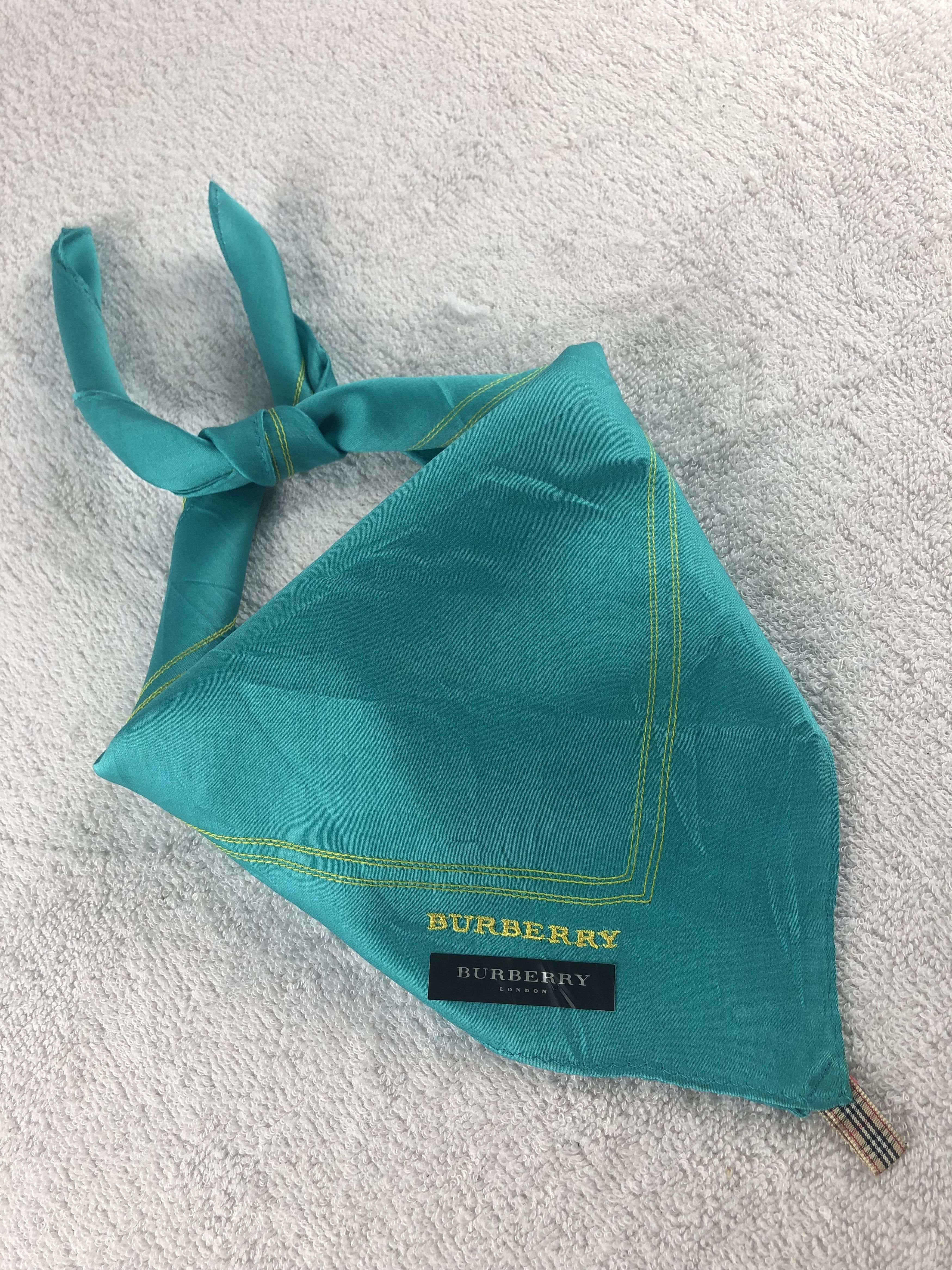 Burberry Burberry Handkerchief / Bandana / Neckerchief Size ONE SIZE - 1 Thumbnail