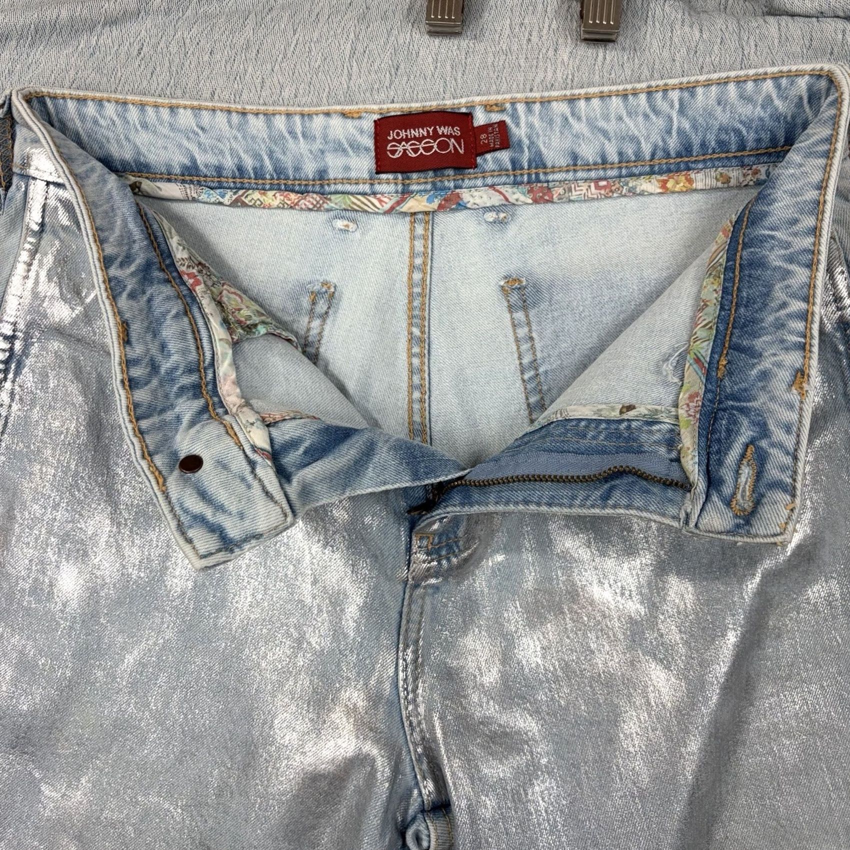 Johnny Was VINTAGE Johnny Was x Sasson Silver Metallic Waxed Jeans Straight Regular Fit Y2K 28X29.5 Womens Jeans Size 28" / US 6 / IT 42 - 6 Thumbnail