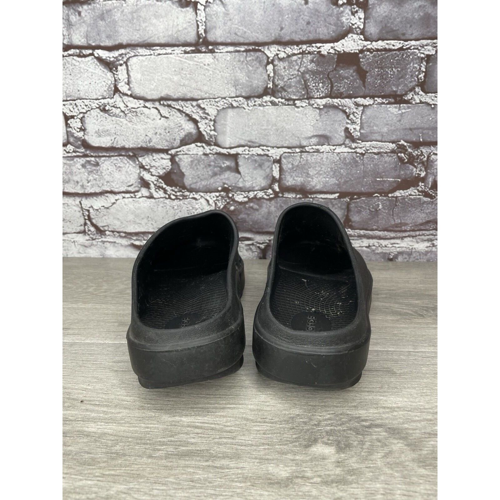Other Oofos Oocloog Recovery Black Rubber Mules Slides Sandals Wom Size US 7 / IT 37 - 4 Thumbnail