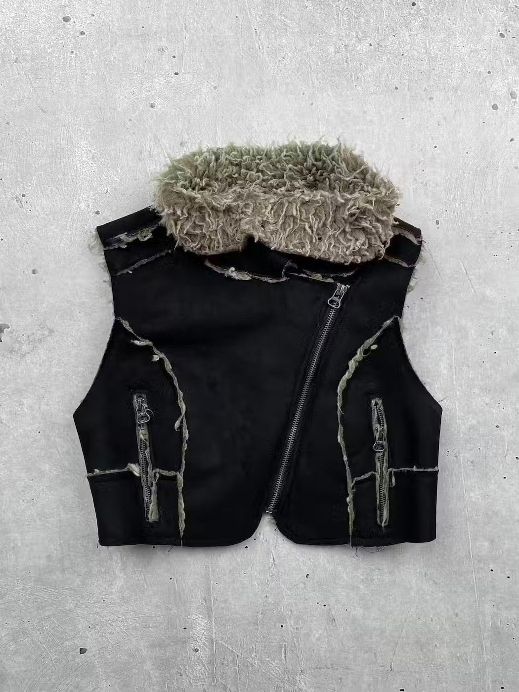 Vintage Vintage Zipped Asymmetrical Faux Fur Vest Size XS / US 0-2 / IT 36-38 - 1 Thumbnail