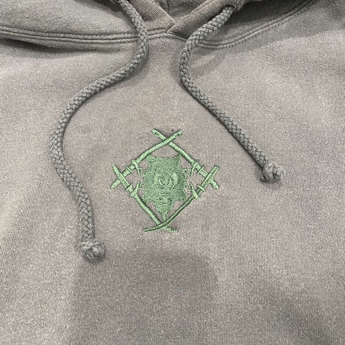 Hollow Squad × Xavier Wulf / Hollow Squad Xavier Wulf Hollowsquad Green Wolf embroidered hoodie large Size US L / EU 52-54 / 3 - 5 Thumbnail