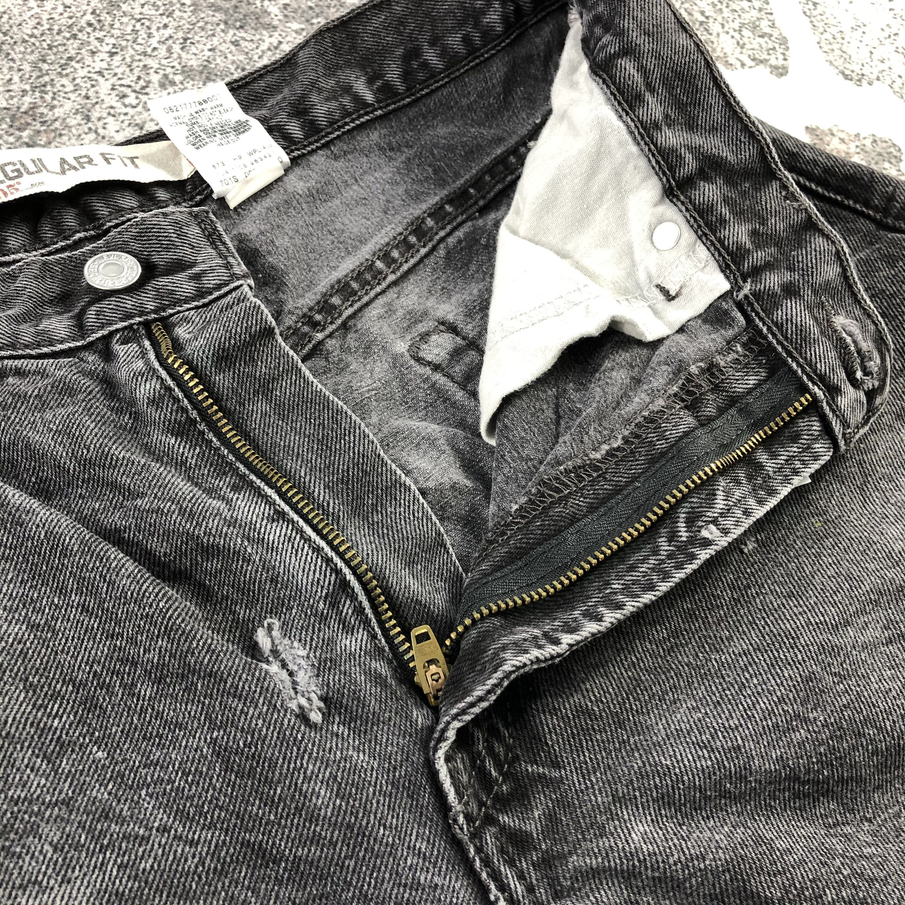Levi's Vintage Levi's 505 Jeans Faded Black Denim KJ1054 Size US 32 / EU 48 - 11 Thumbnail