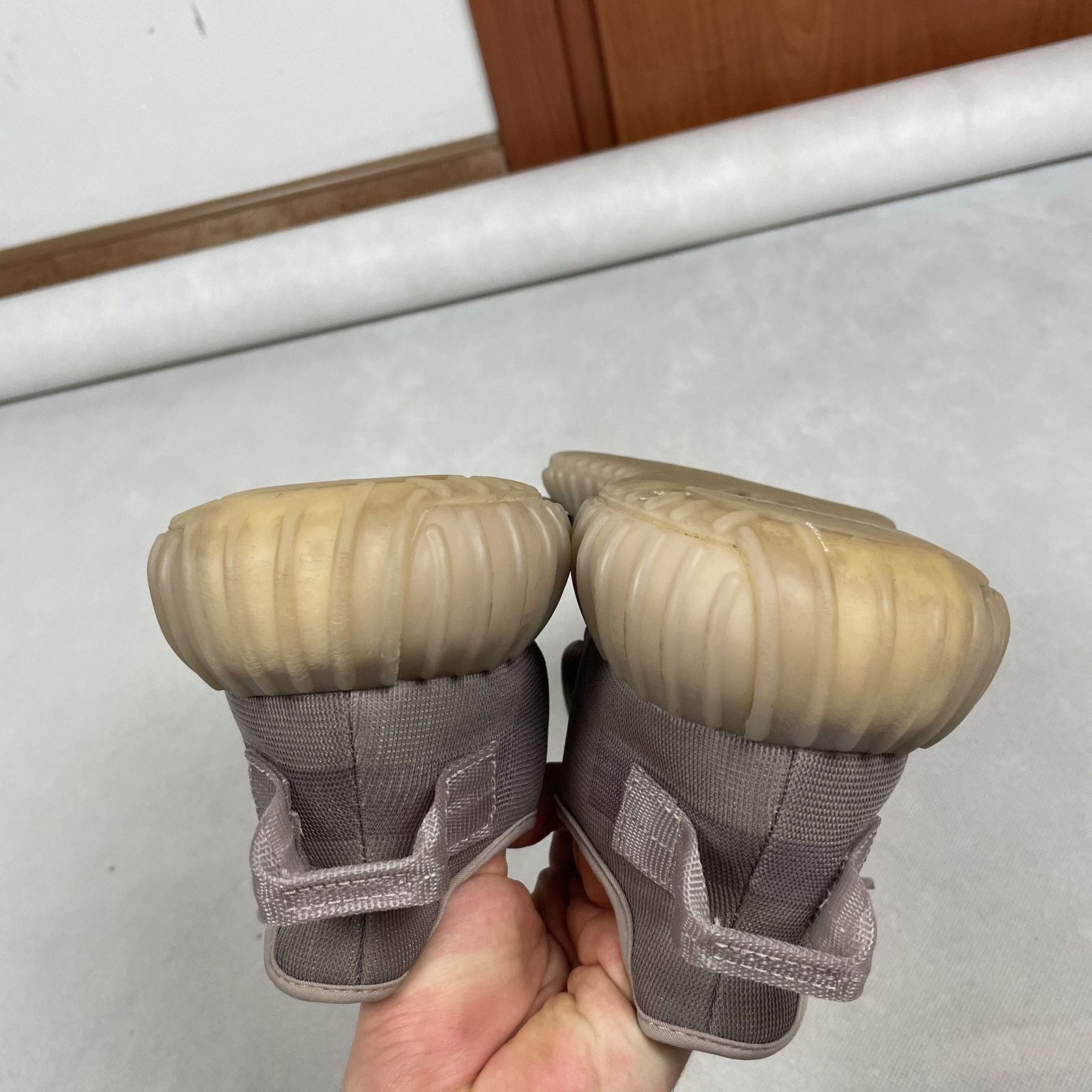 Adidas Adidas Yeezy Boost 350 V2 GW2871 Mens Brown Sneakers Shoes 6 Size US 6 / EU 39 - 18 Thumbnail