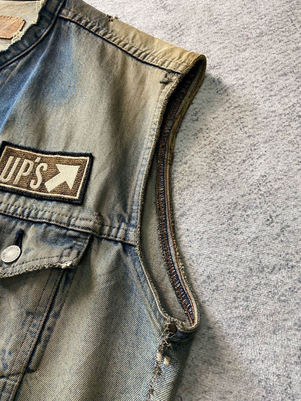Levi's × Vintage Vintage Levis Distressed Denim Vest Jacket Size US M / EU 48-50 / 2 - 11 Thumbnail