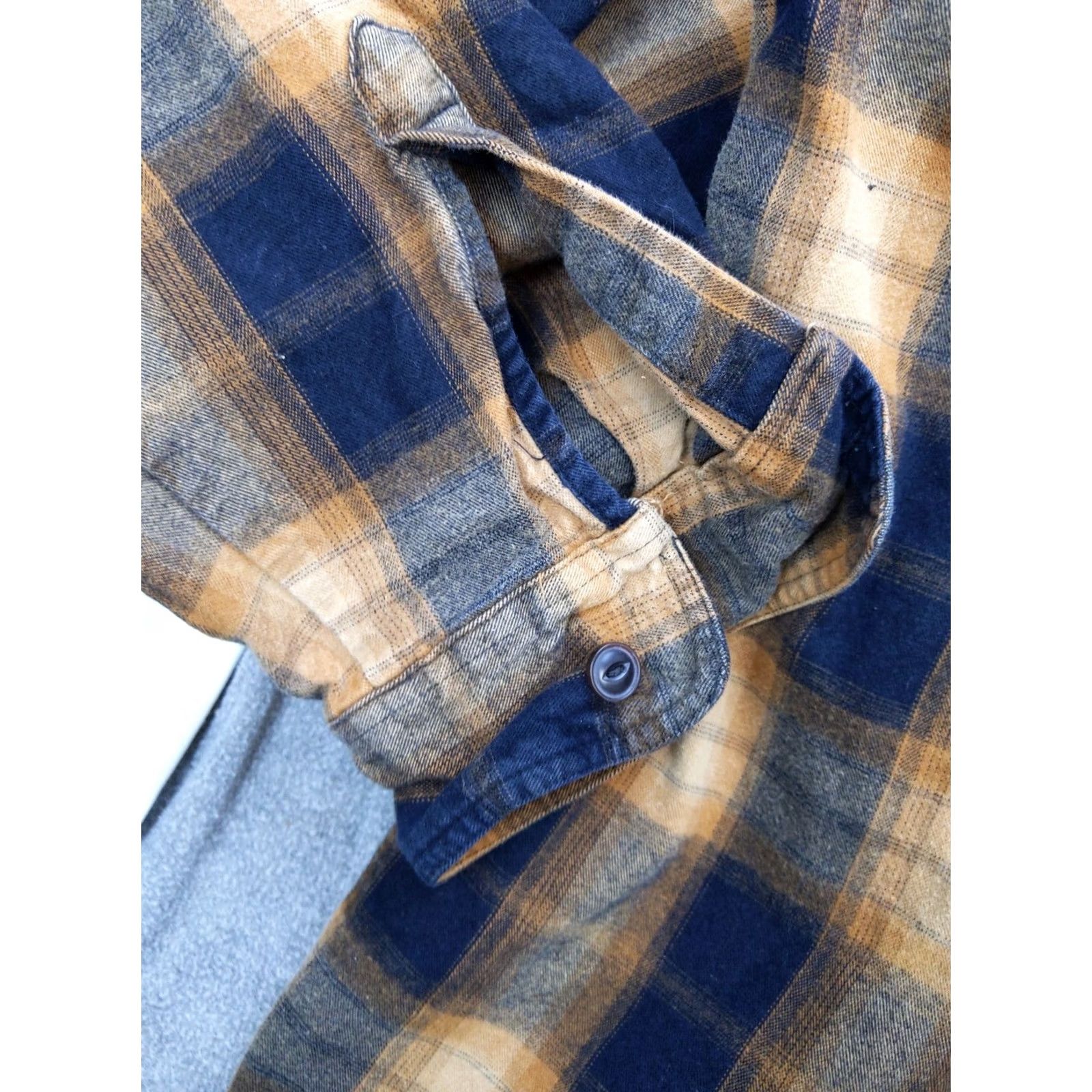Vintage Work n' Sport Shirt Mens 4XLT Blue Brown Plaid Flannel Button Up Long Sleeve Size US XXL / EU 58 / 5 - 3 Thumbnail
